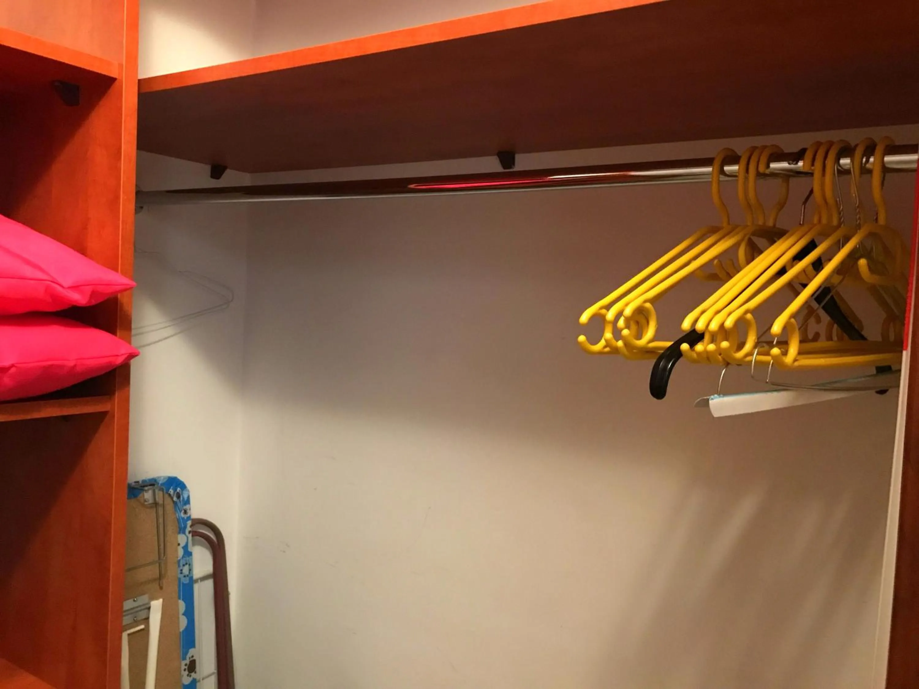 Area and facilities in Szucha Apartments