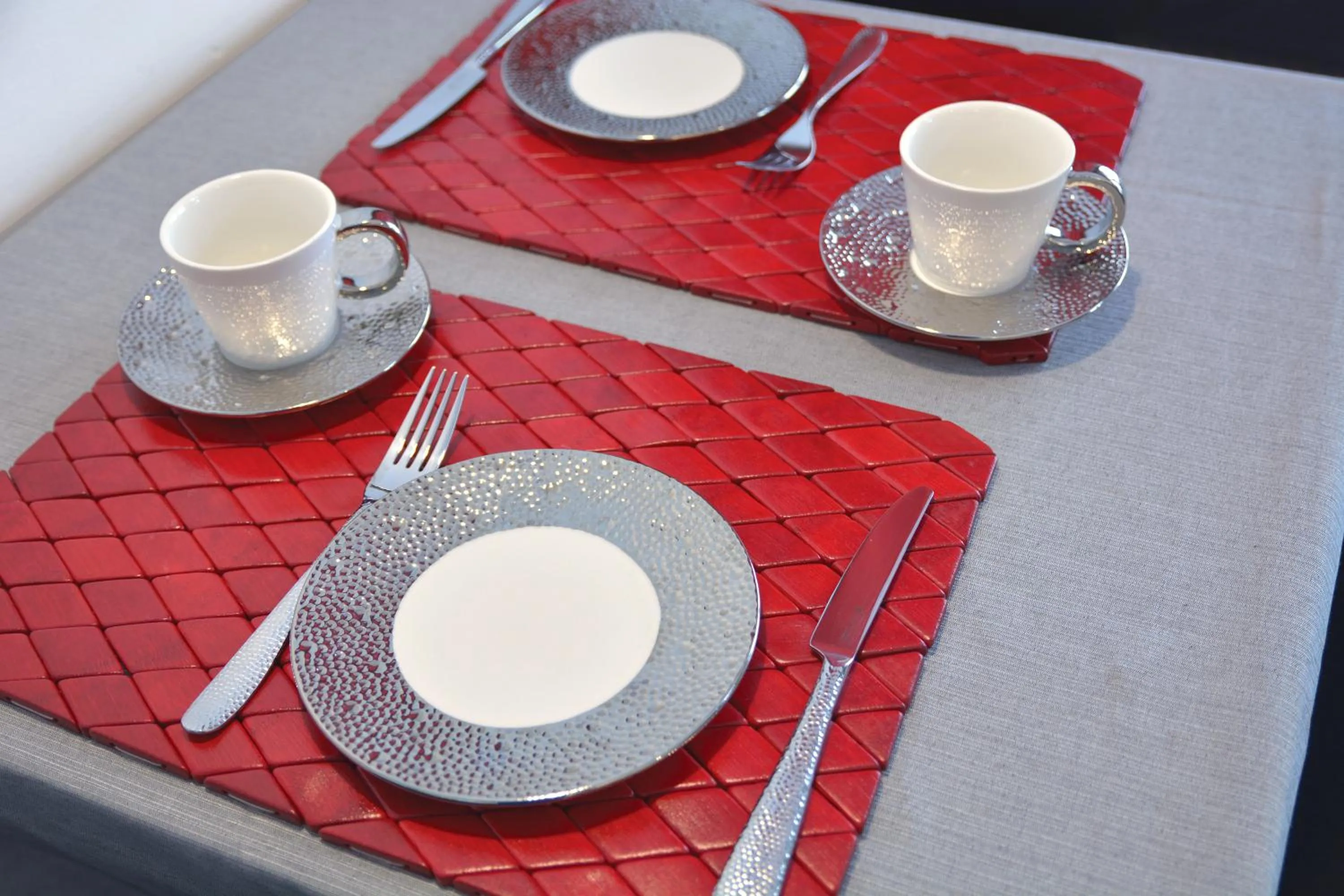 Decorative detail in Szucha Apartments