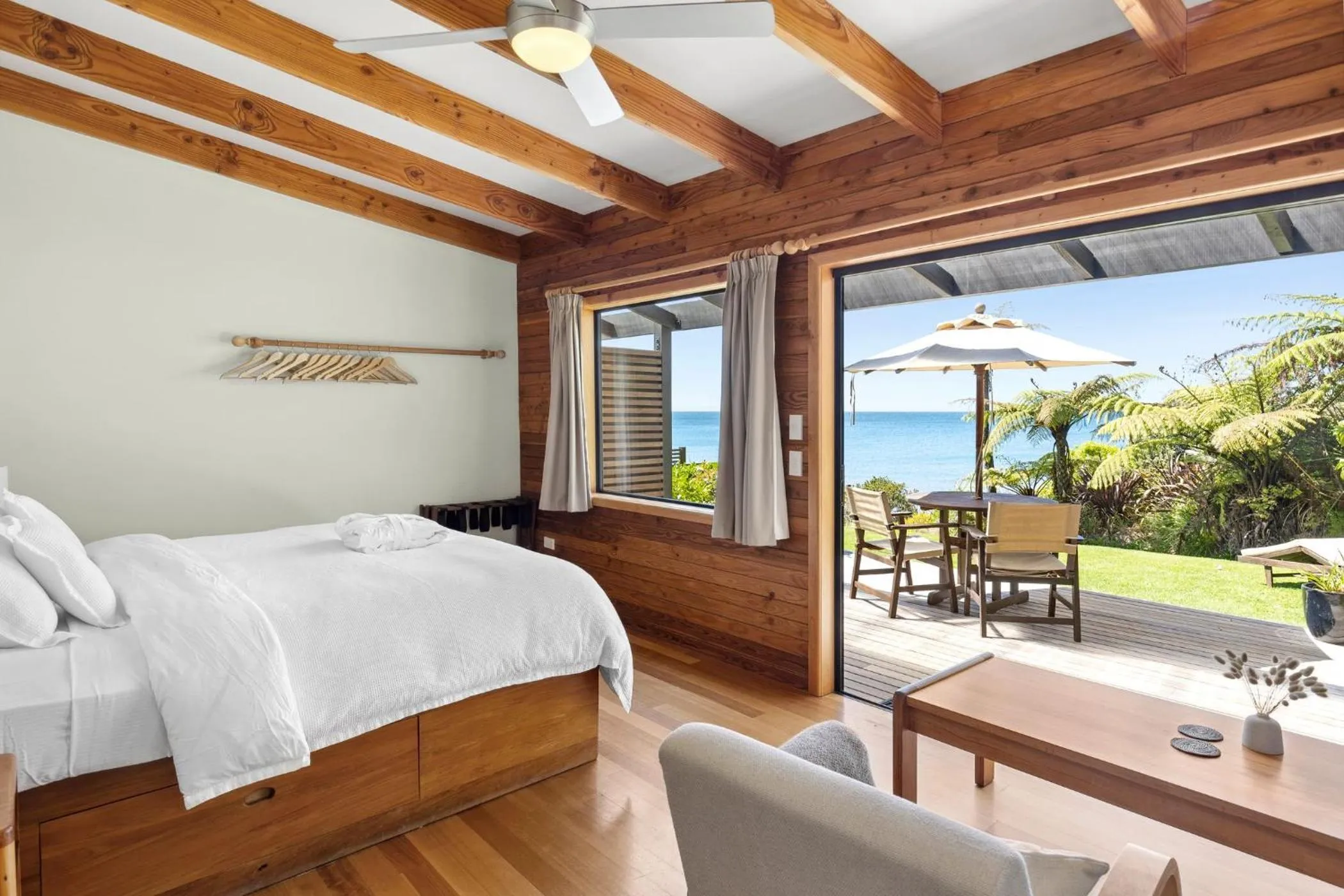 Bed in Adrift In Golden Bay- Absolute Beachfront Villas