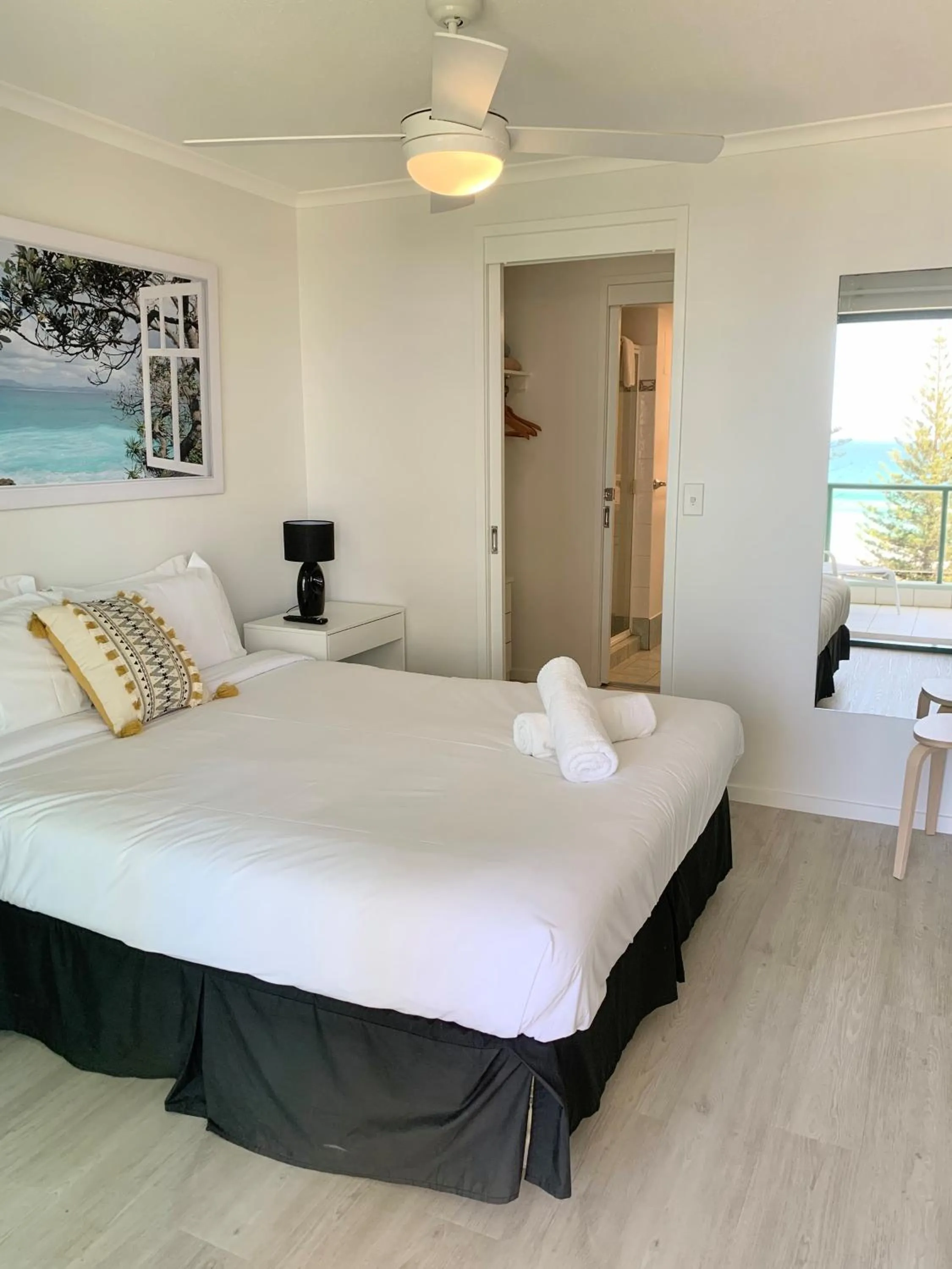 Bedroom, Bed in Emerald Sands Holiday Apartments