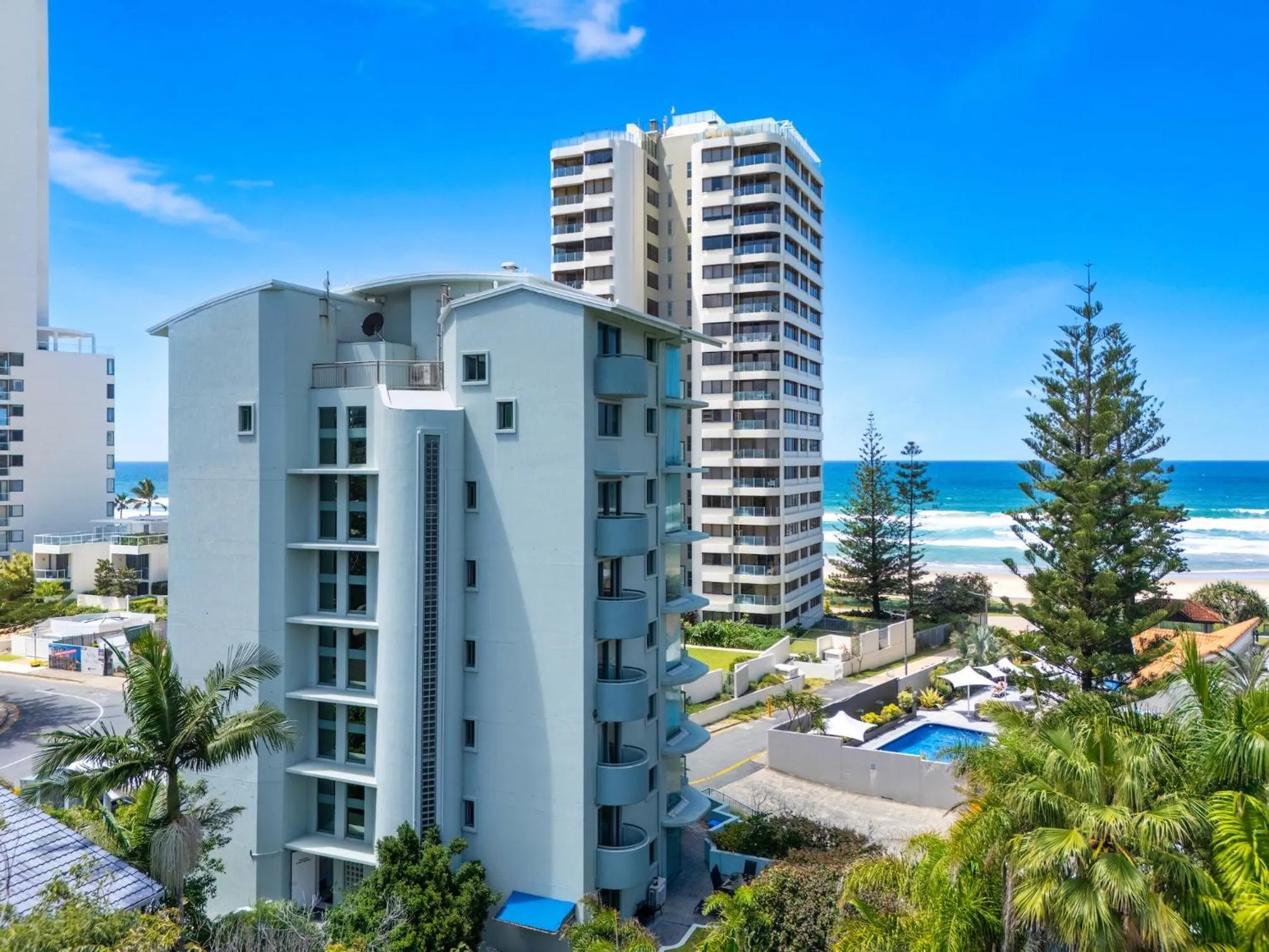 Property building in Emerald Sands Holiday Apartments