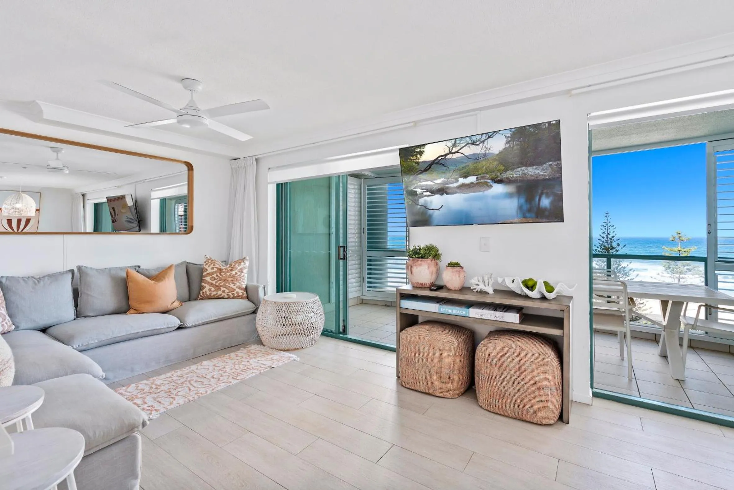 TV and multimedia in Emerald Sands Holiday Apartments