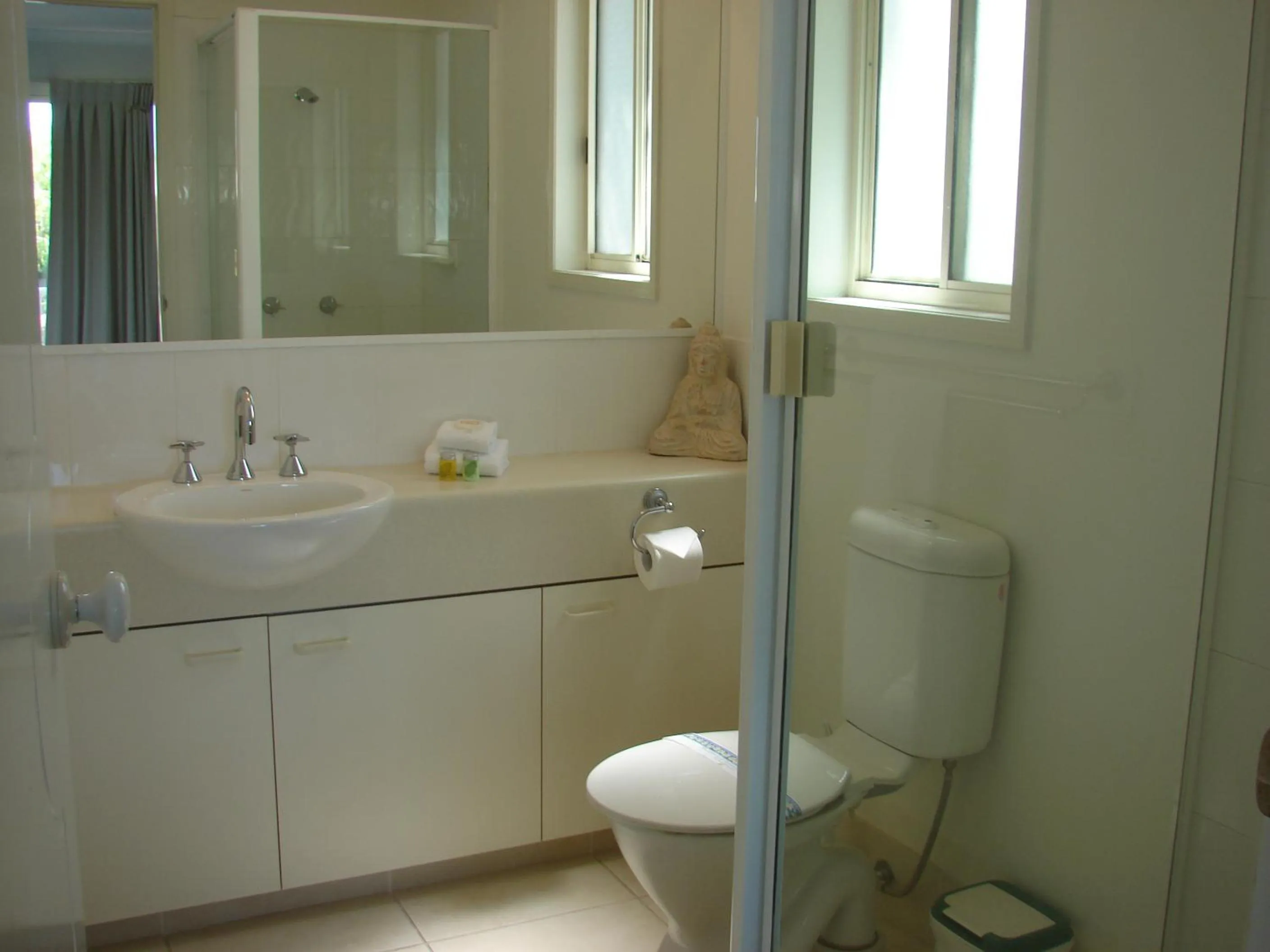 Toilet in Portside Noosa Waters