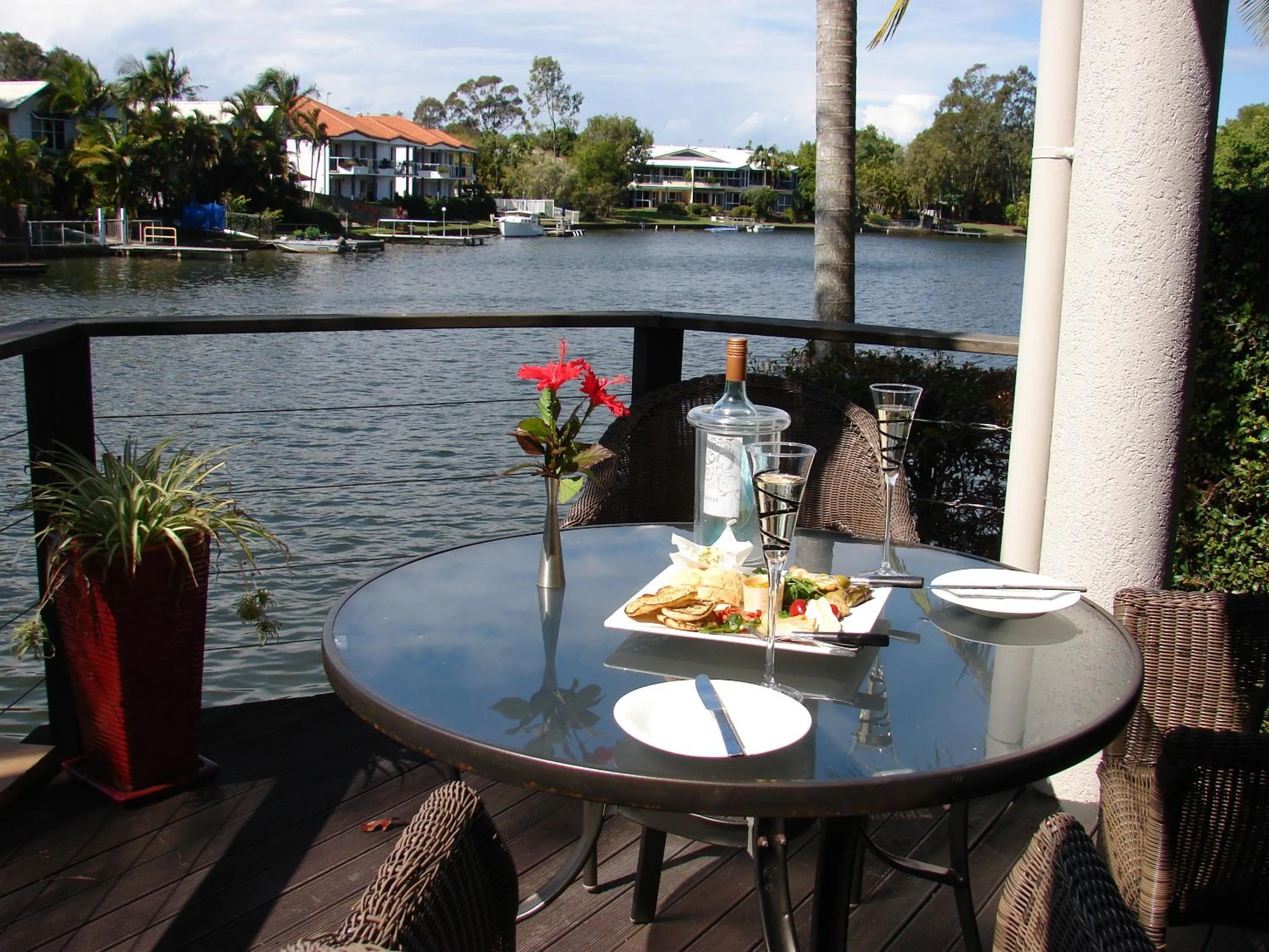 Restaurant/places to eat in Portside Noosa Waters