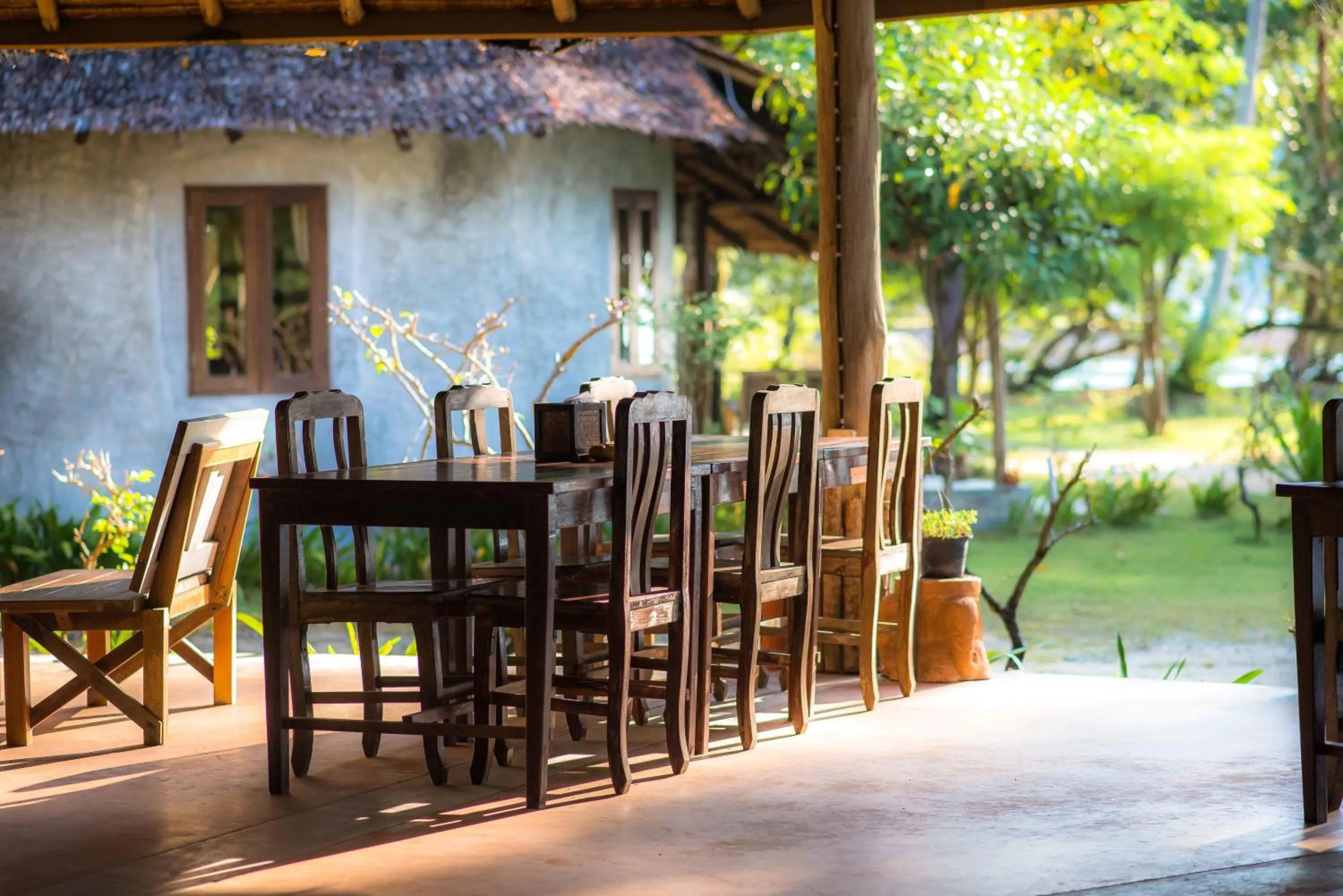 Restaurant/places to eat in The Tropical Beach Resort