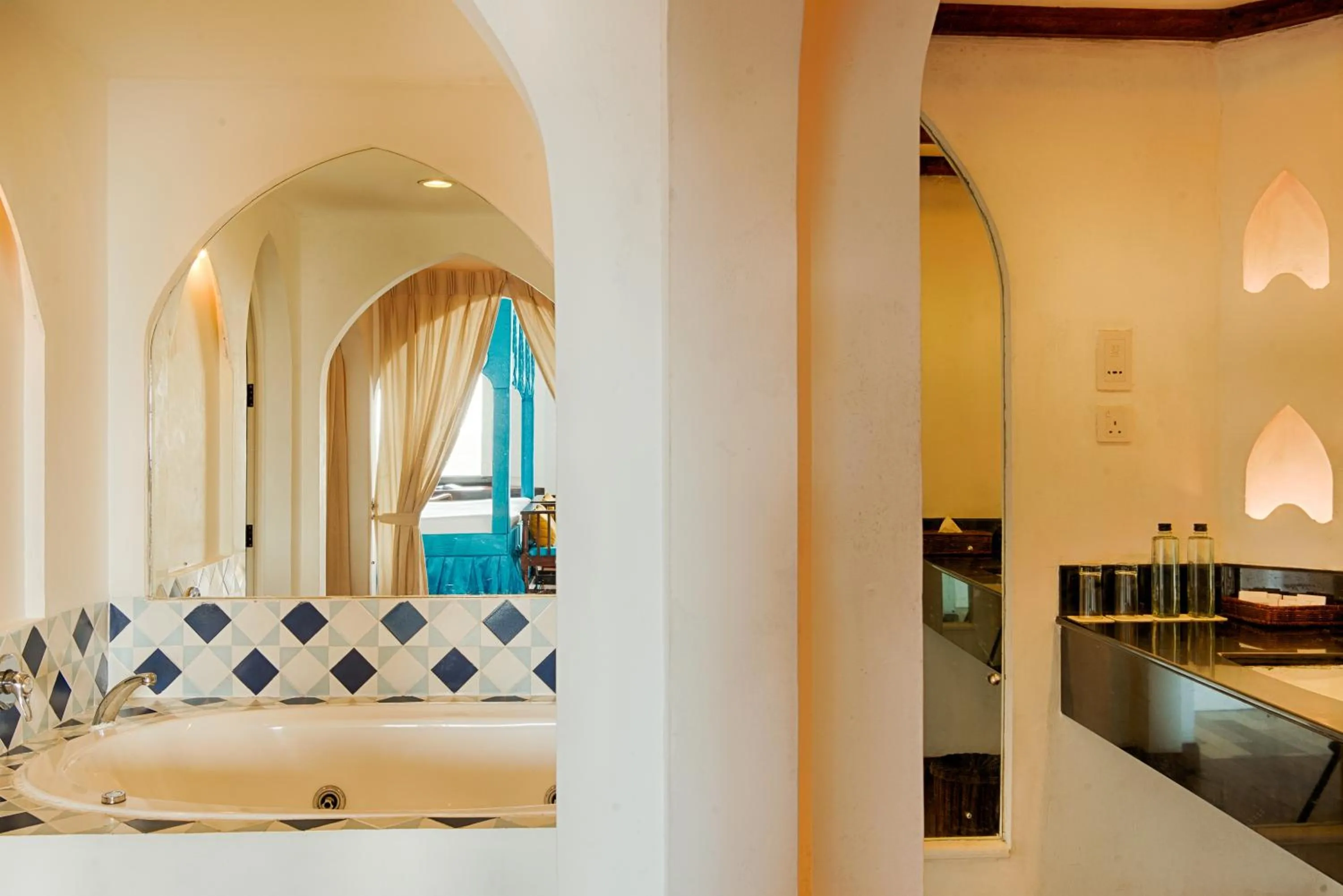 Bathroom, Bed in Jetwing Lighthouse, A Luxury Reserve