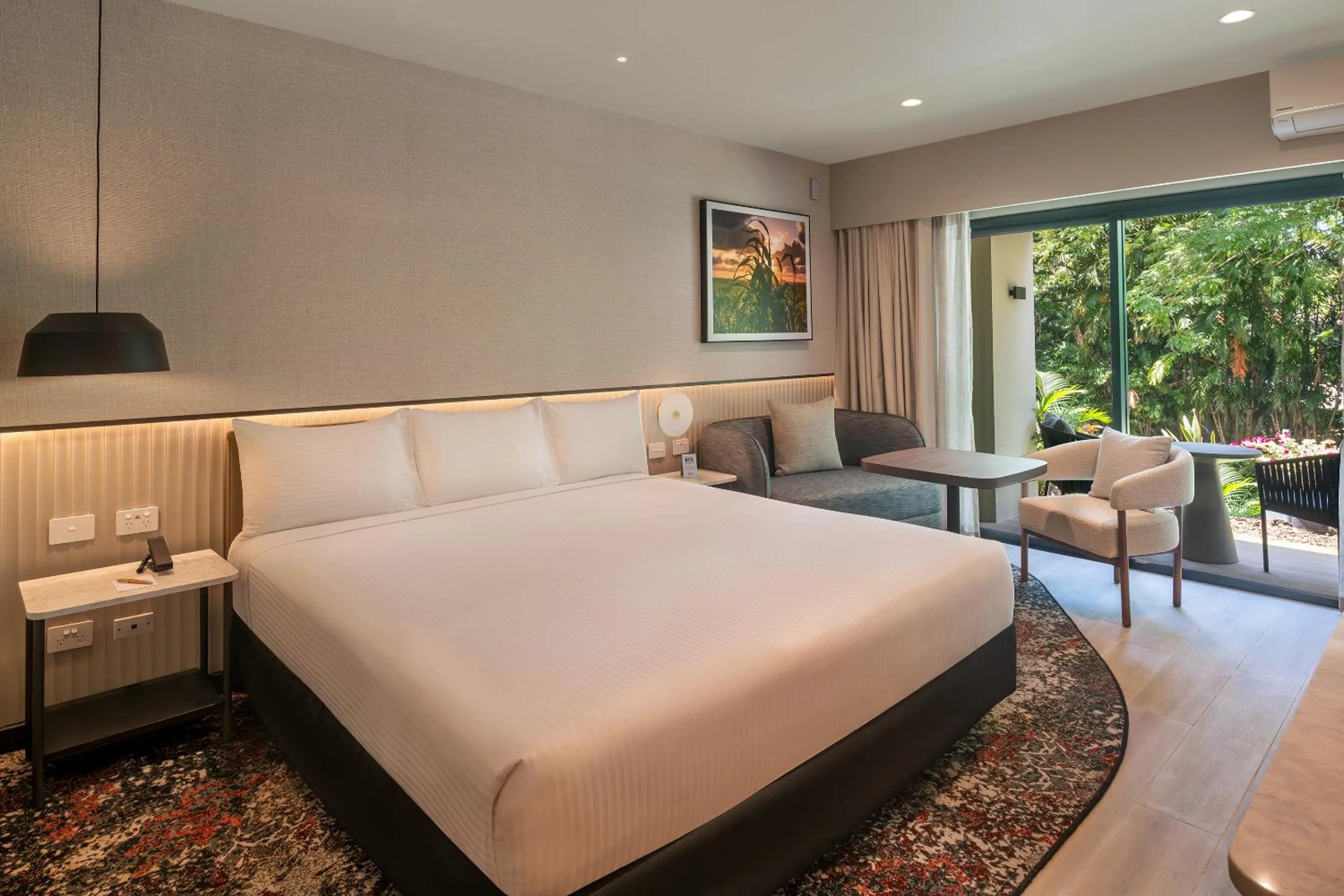 Bedroom, Bed in Tanoa International Hotel
