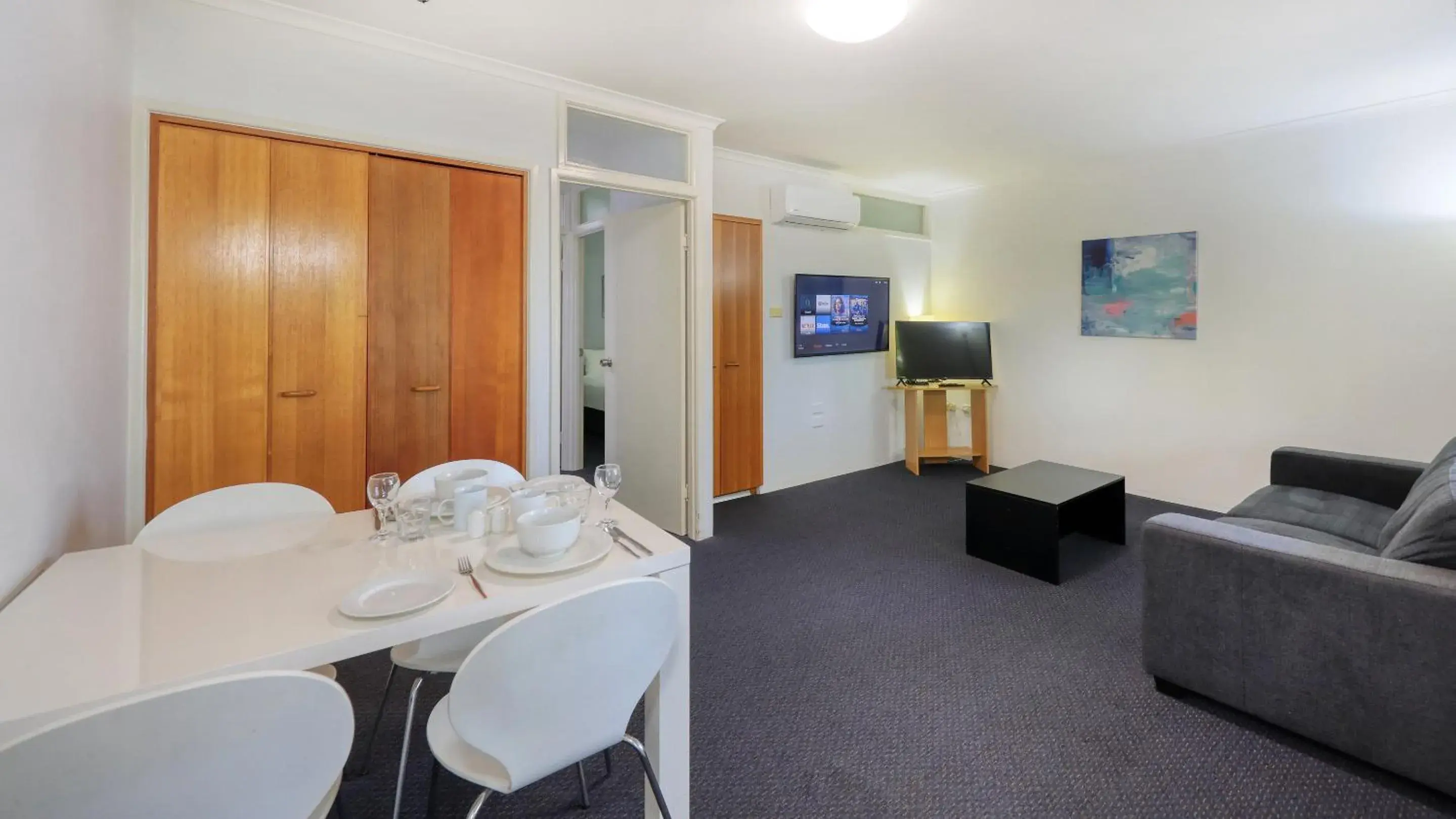 One-Bedroom Suite in Best Western Cattle City Motor Inn One-Bedroom Suite in Best Western Cattle City Motor Inn