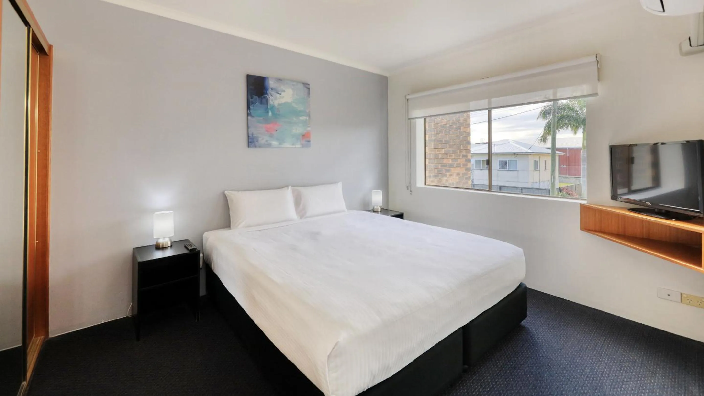 TV and multimedia, Bed in Best Western Cattle City Motor Inn