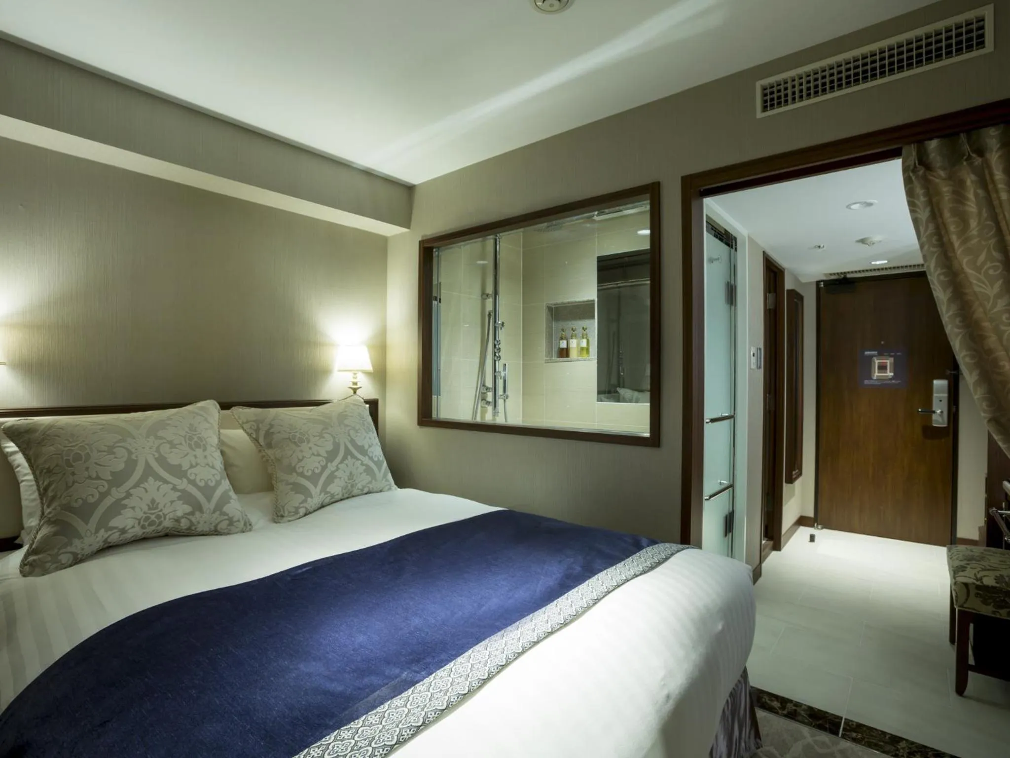 Bedroom, Bed in Kyoto Century Hotel