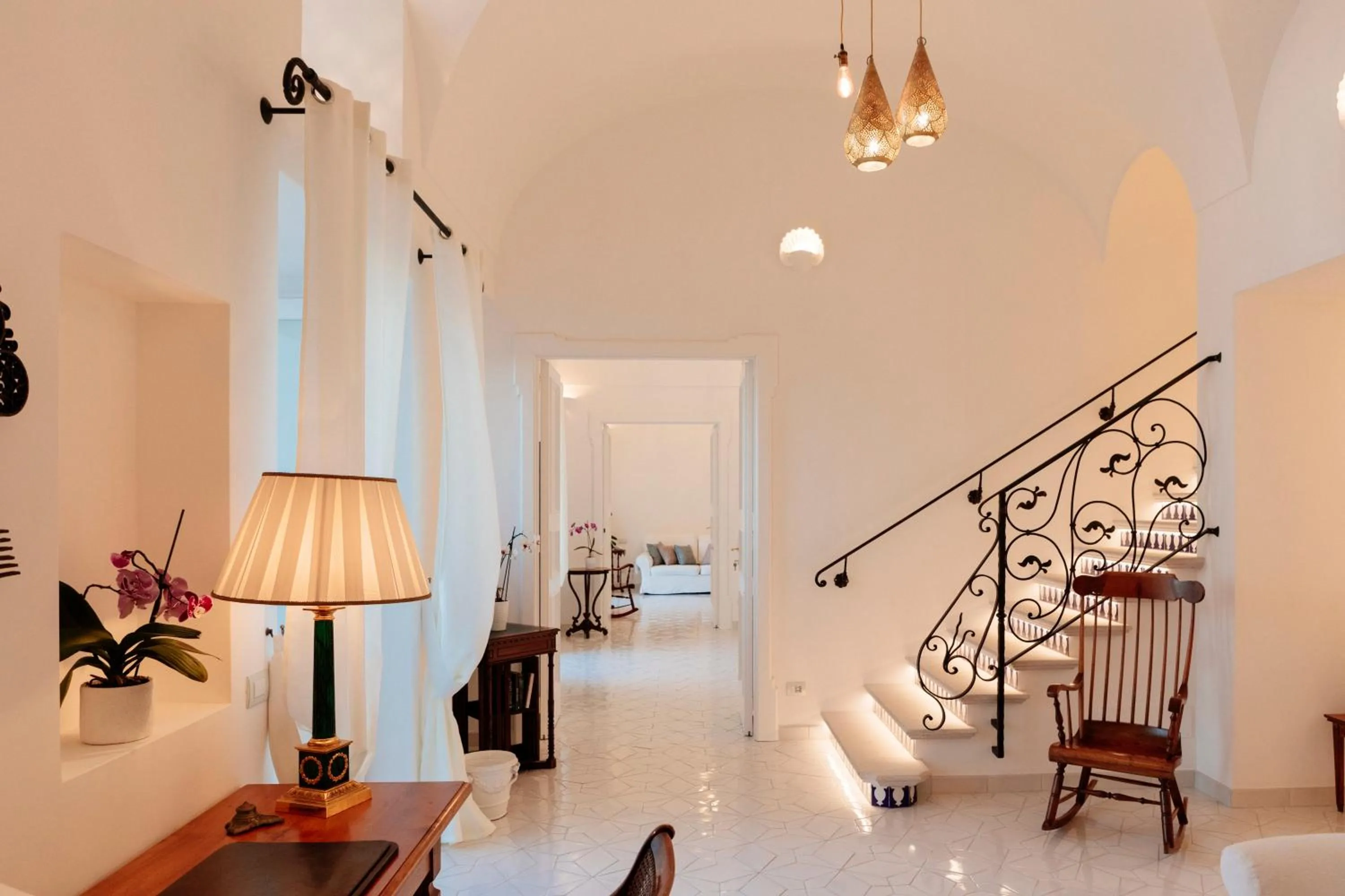 Communal lounge/ TV room in La Bizantina Luxury Villa