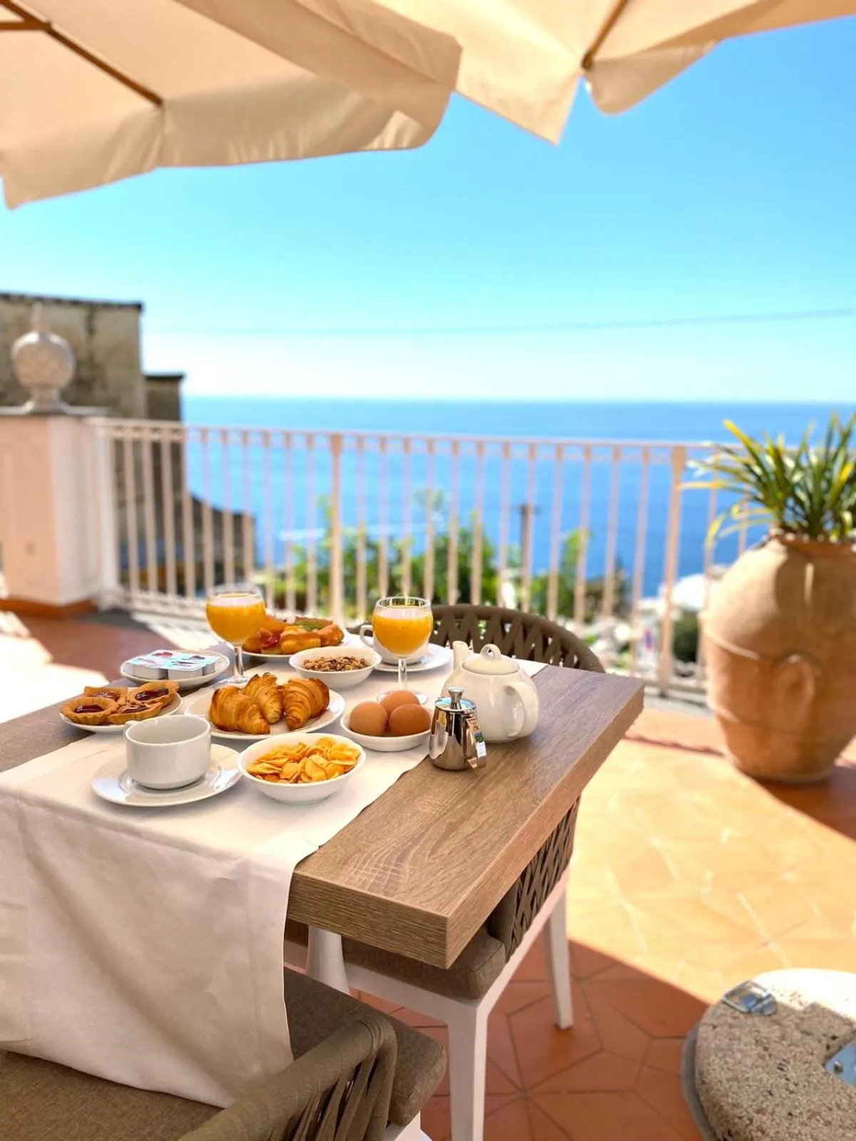 Breakfast in La Bizantina Luxury Villa