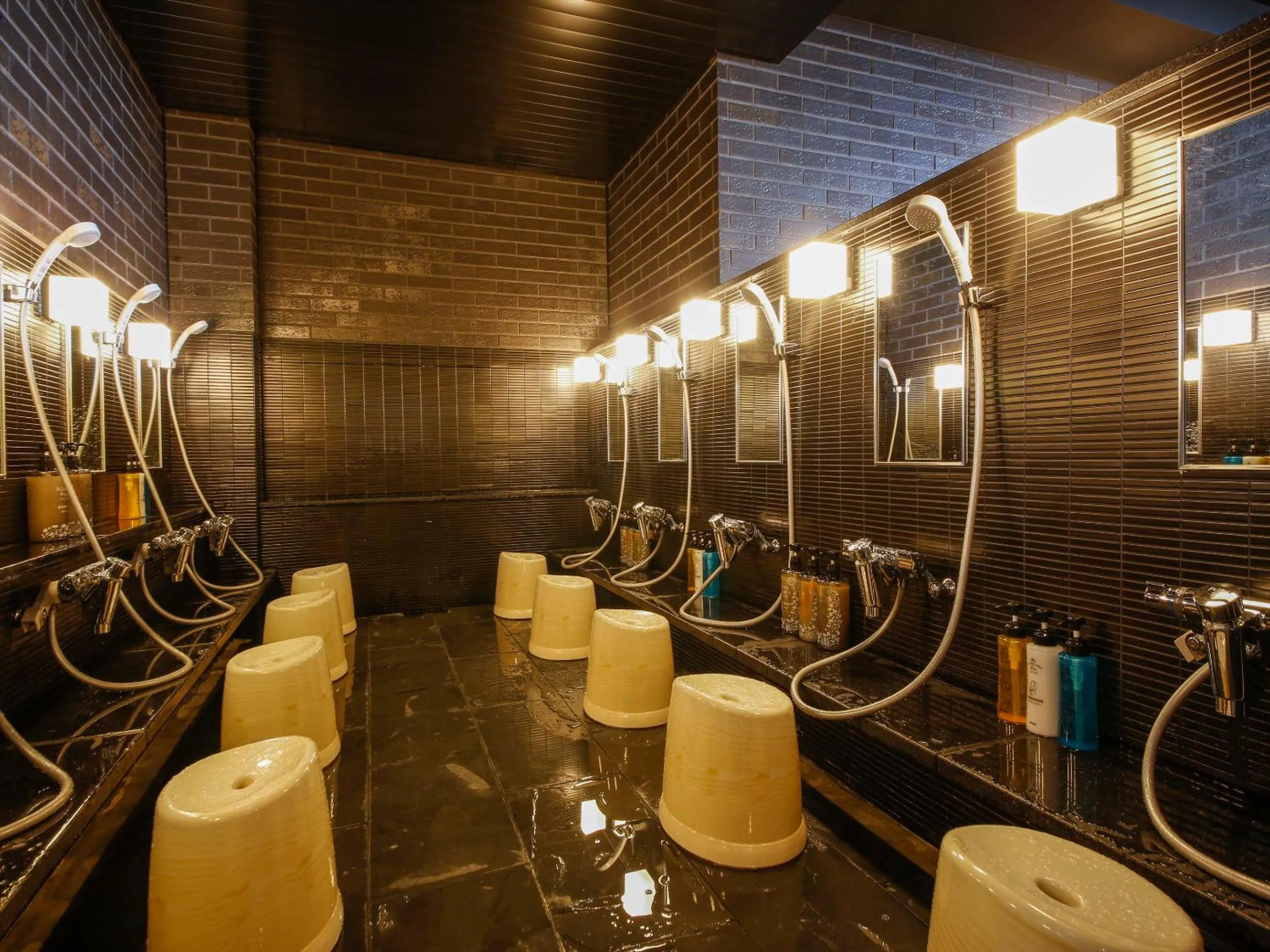 Public Bath in Hotel Honnoji