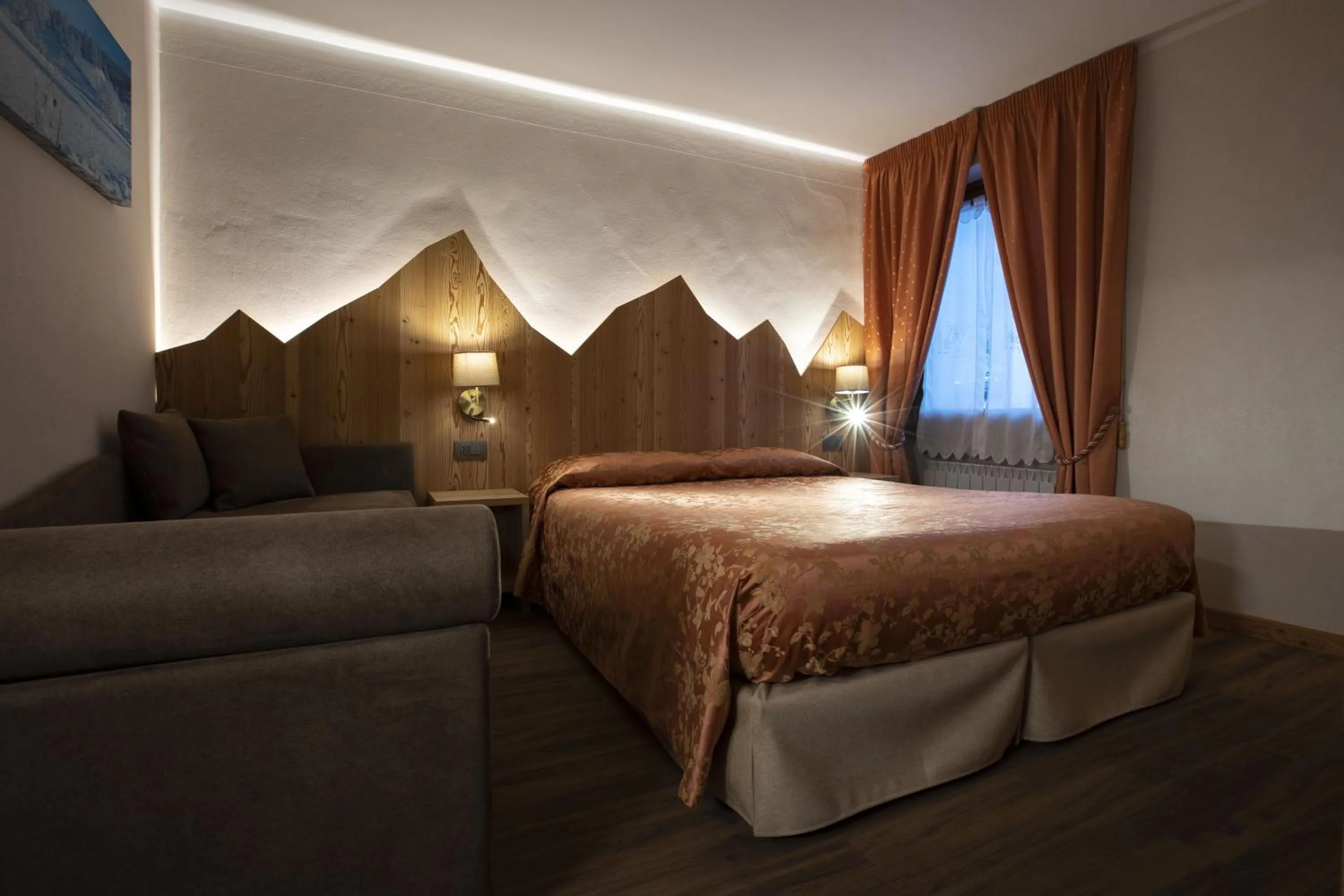 Photo of the whole room, Bed in Hotel Des Glaciers