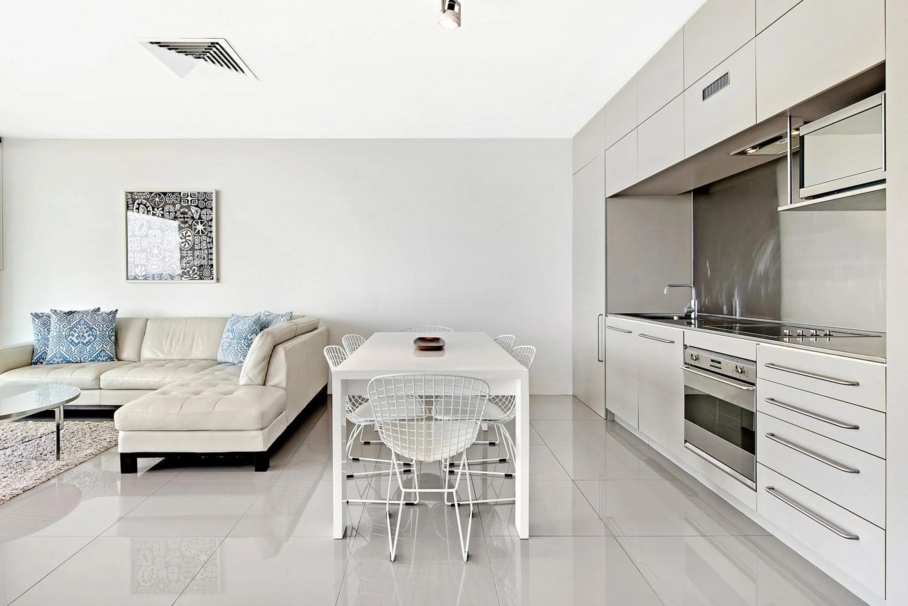 Kitchen or kitchenette in ULTIQA Air On Broadbeach