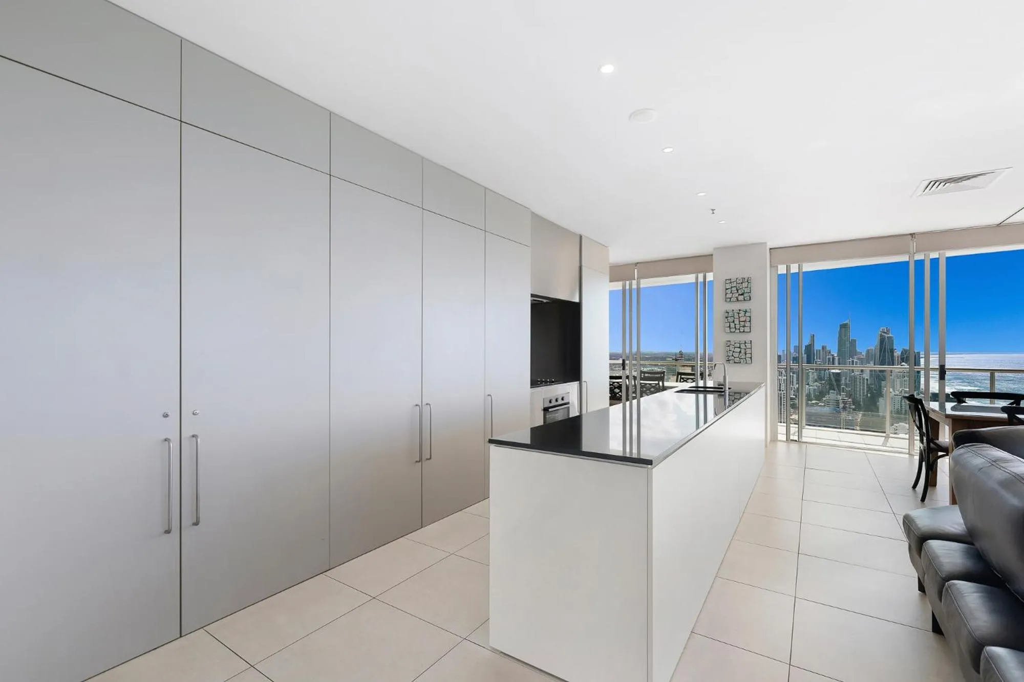 Kitchen or kitchenette in ULTIQA Air On Broadbeach