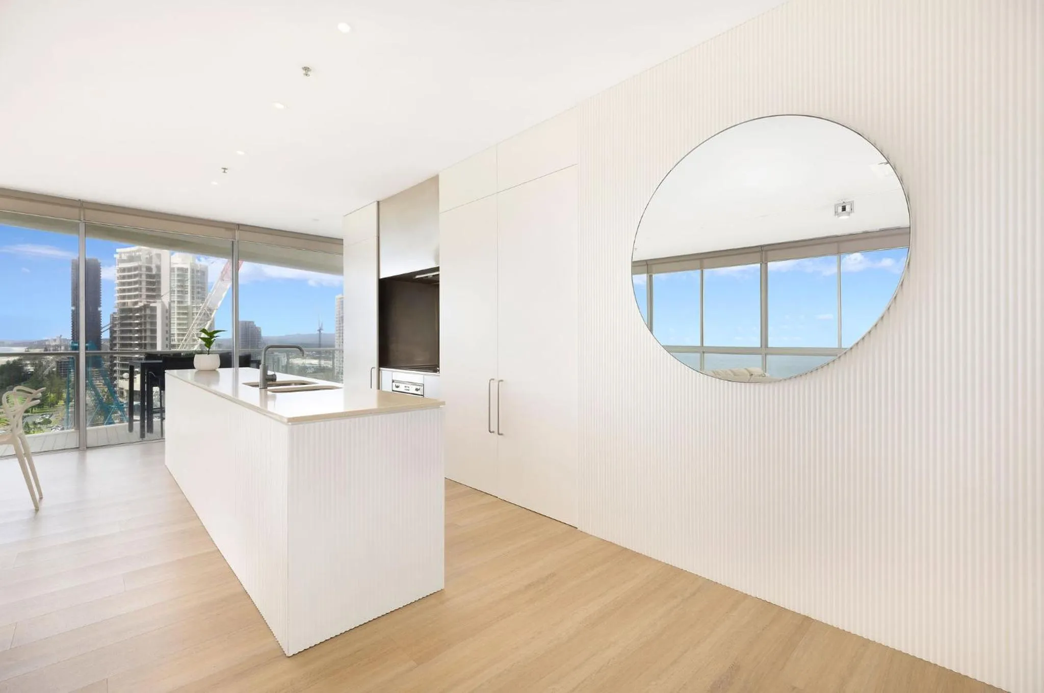 Kitchen or kitchenette in ULTIQA Air On Broadbeach