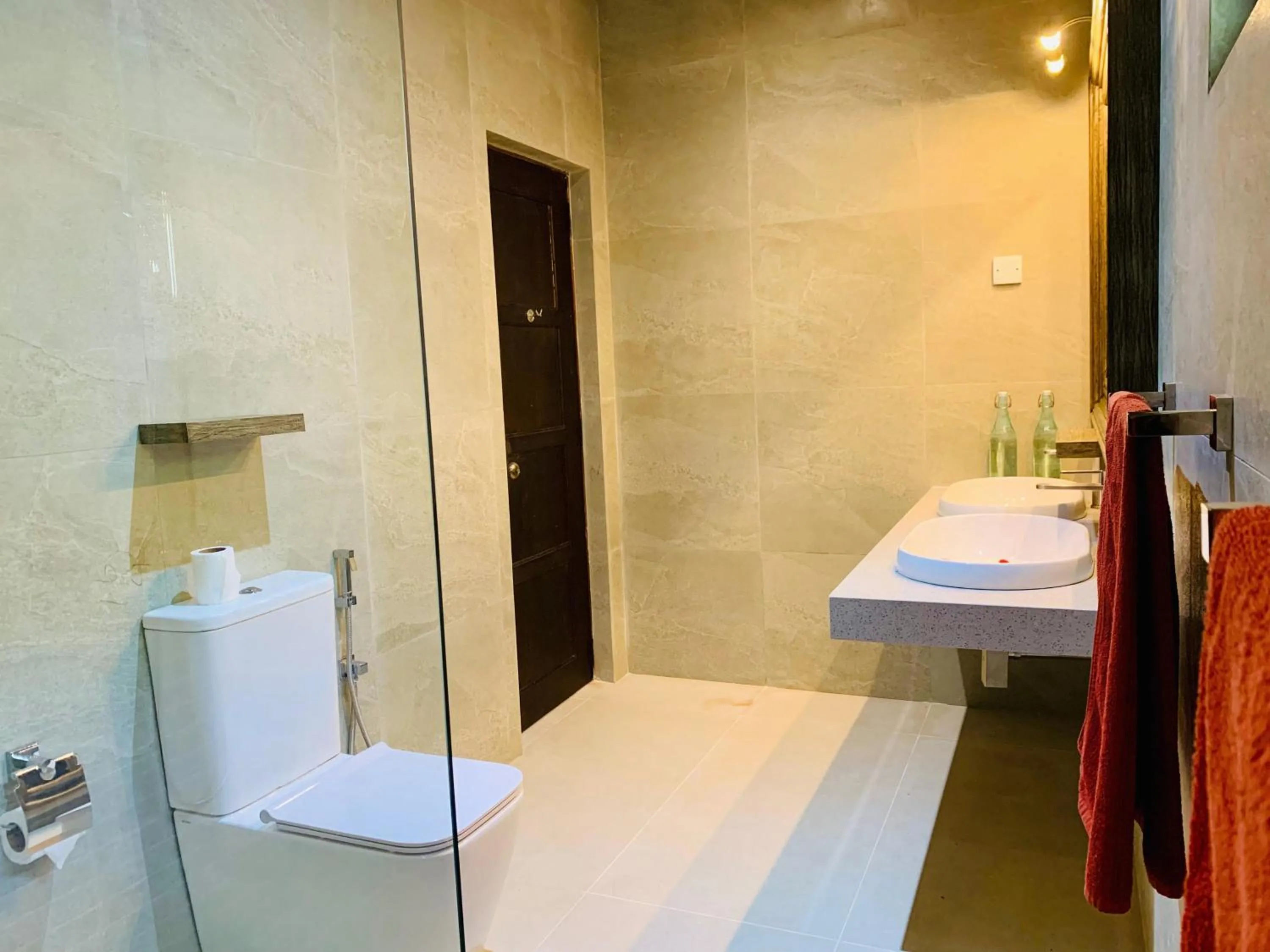 Bathroom in Suite Lanka