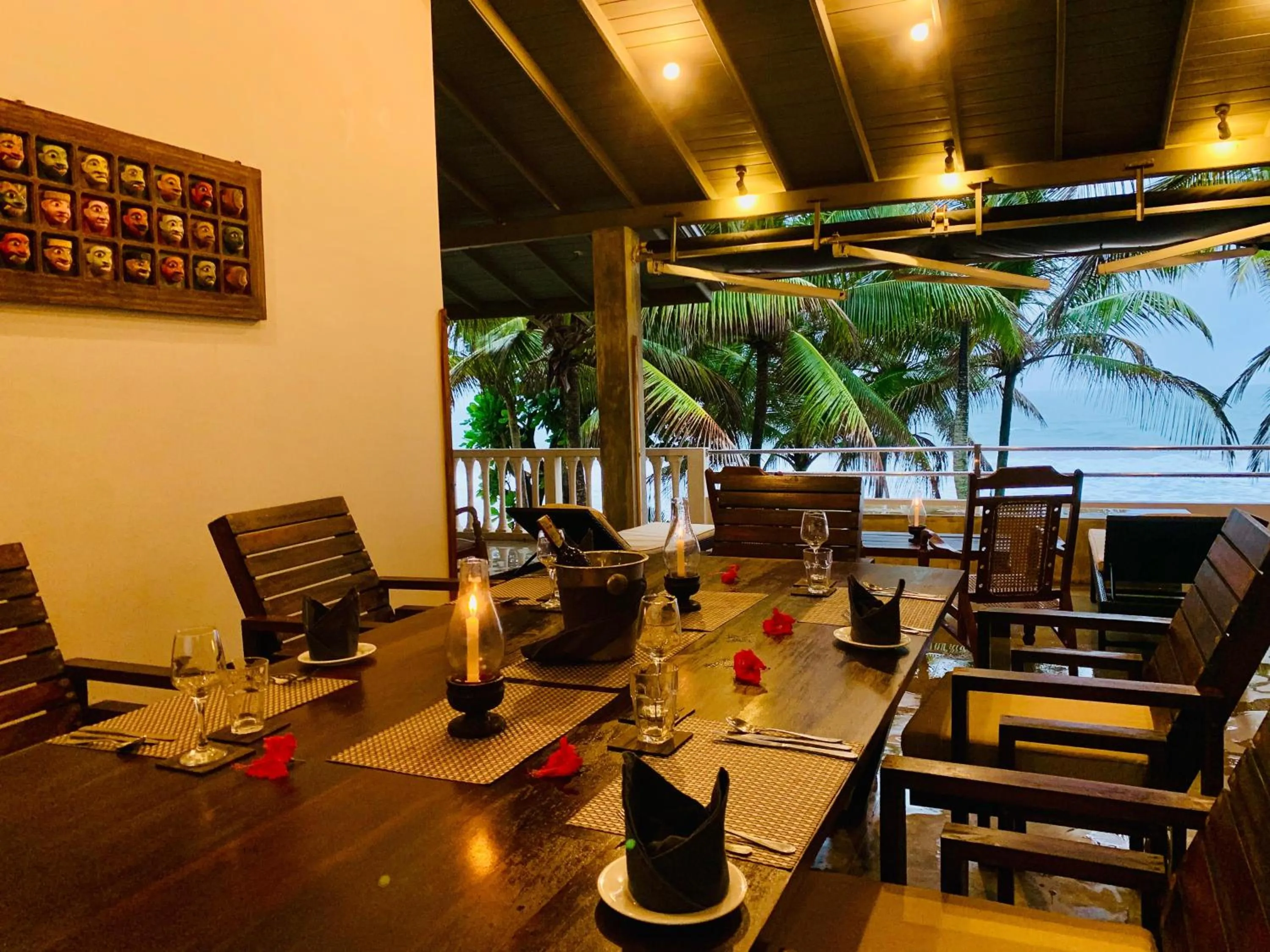 Dining area in Suite Lanka