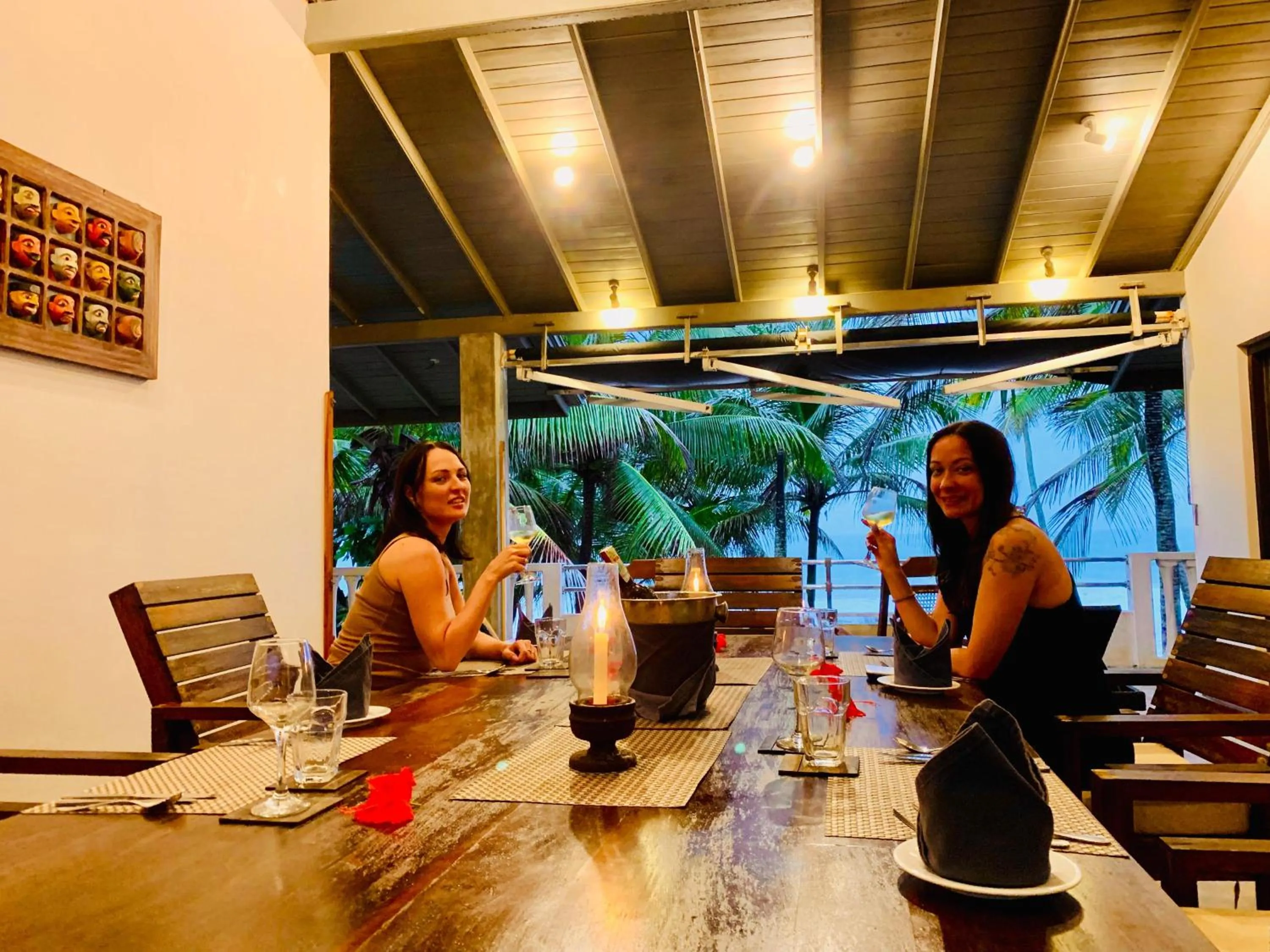 Dining area in Suite Lanka
