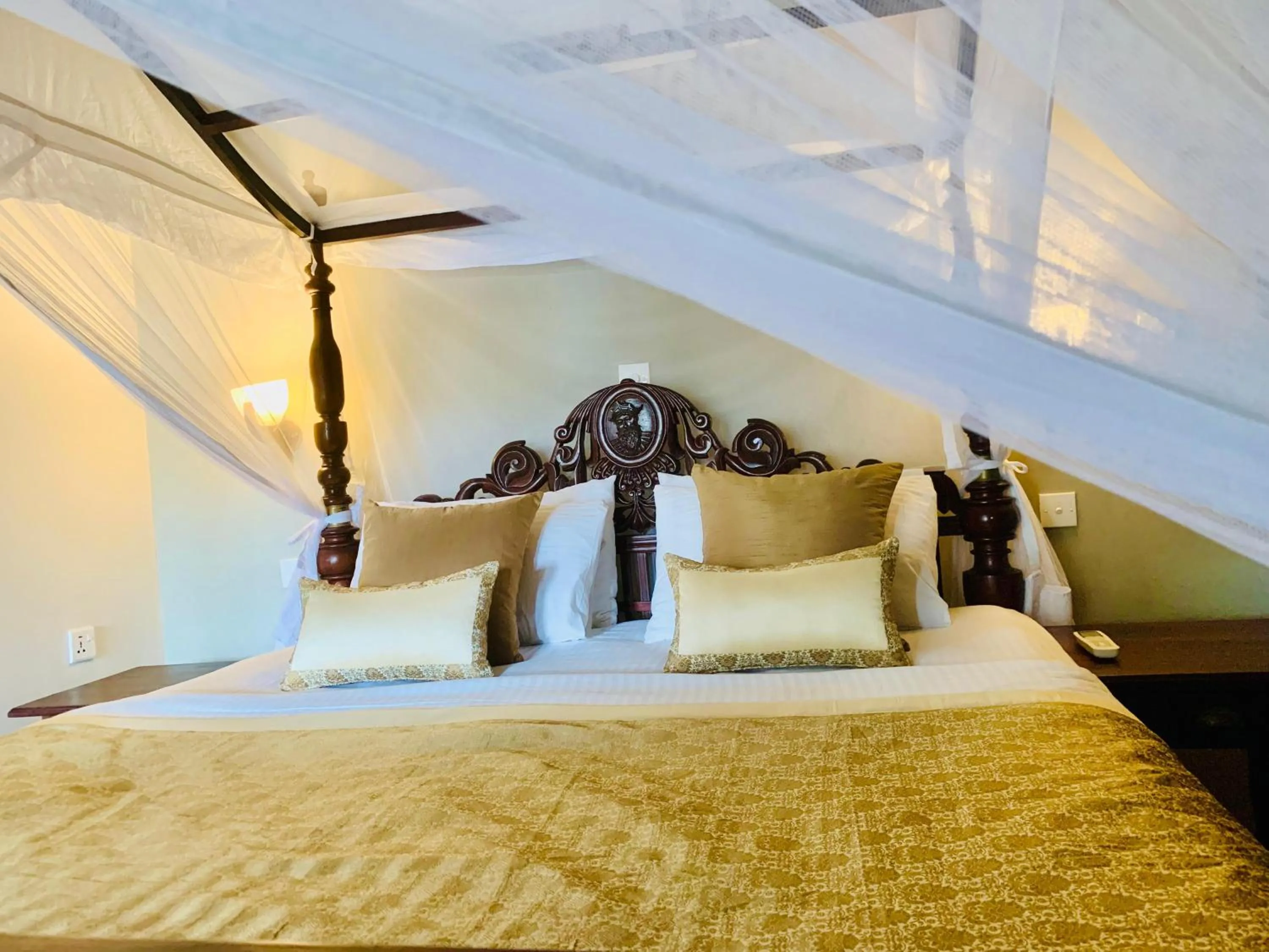 Bed in Suite Lanka