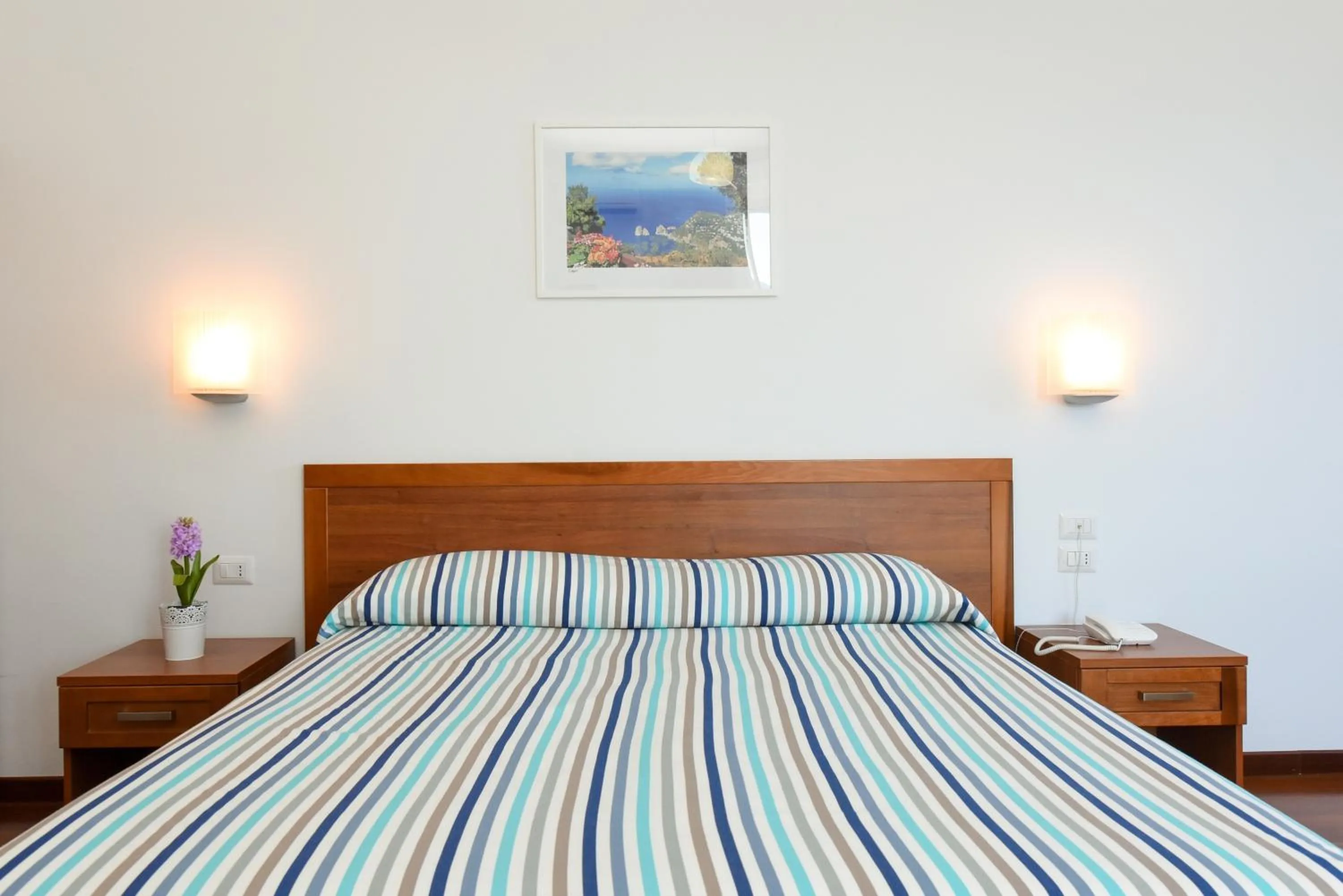 Bedroom, Bed in Villa Crawford