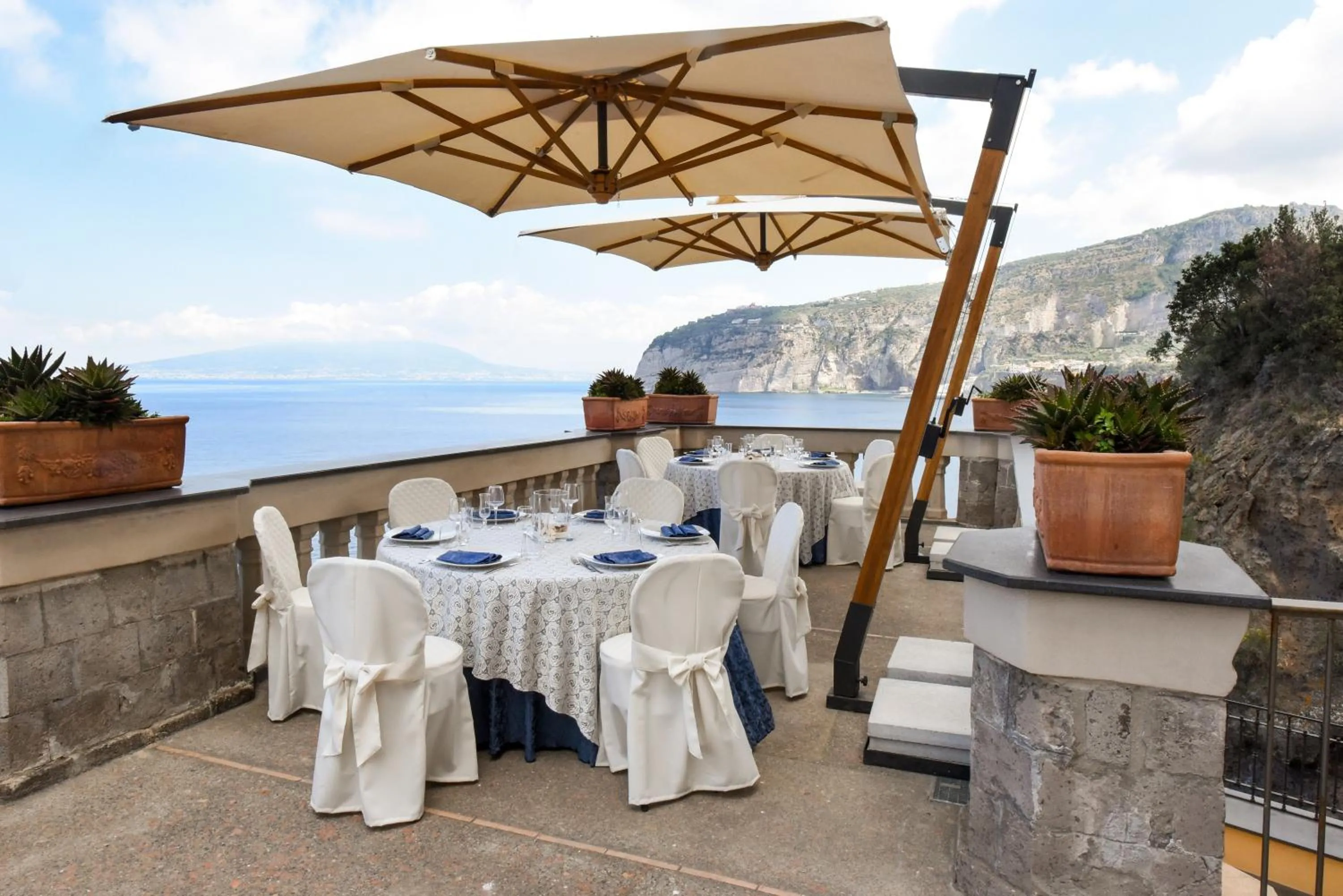 Banquet/Function facilities in Villa Crawford