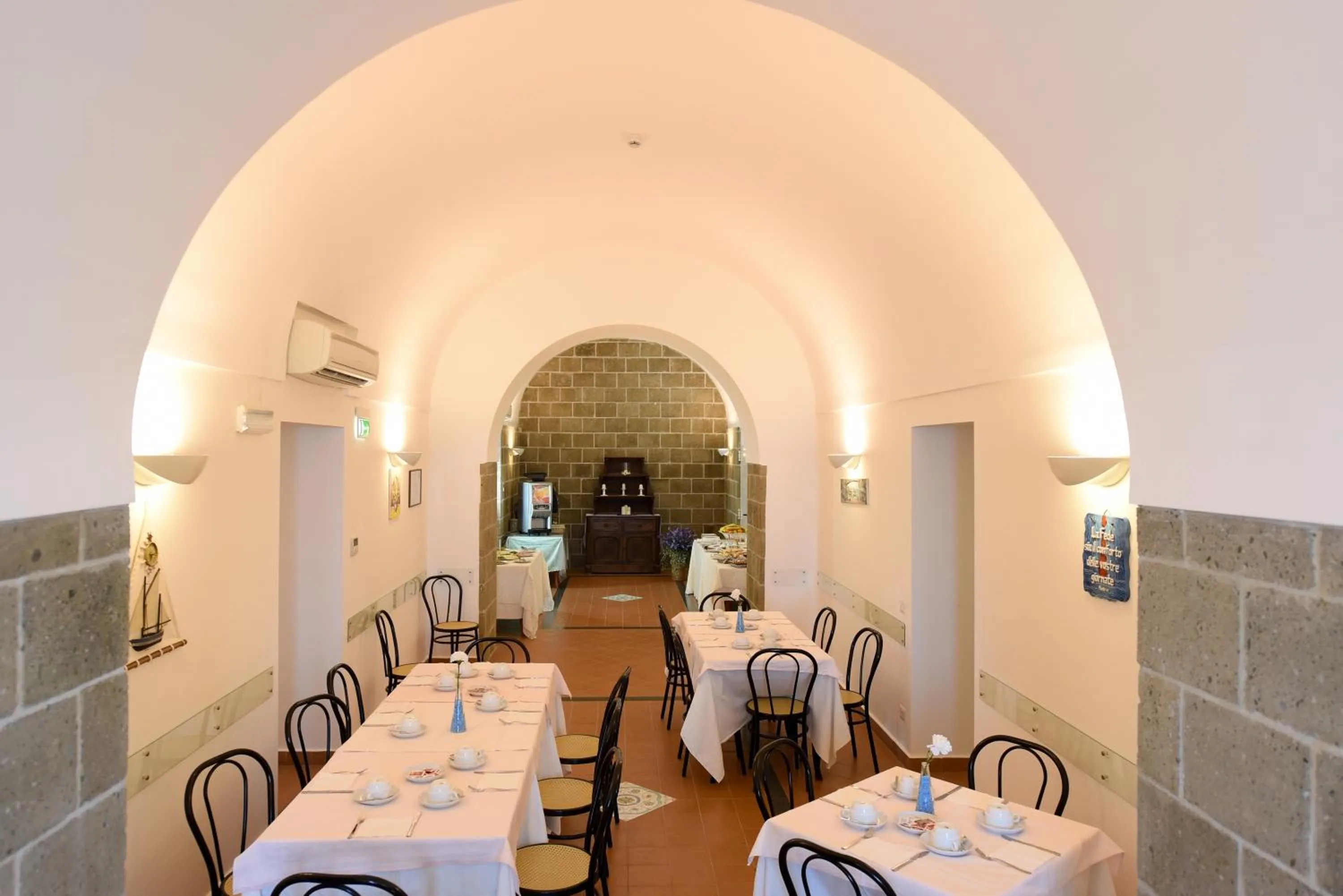 Restaurant/places to eat in Villa Crawford