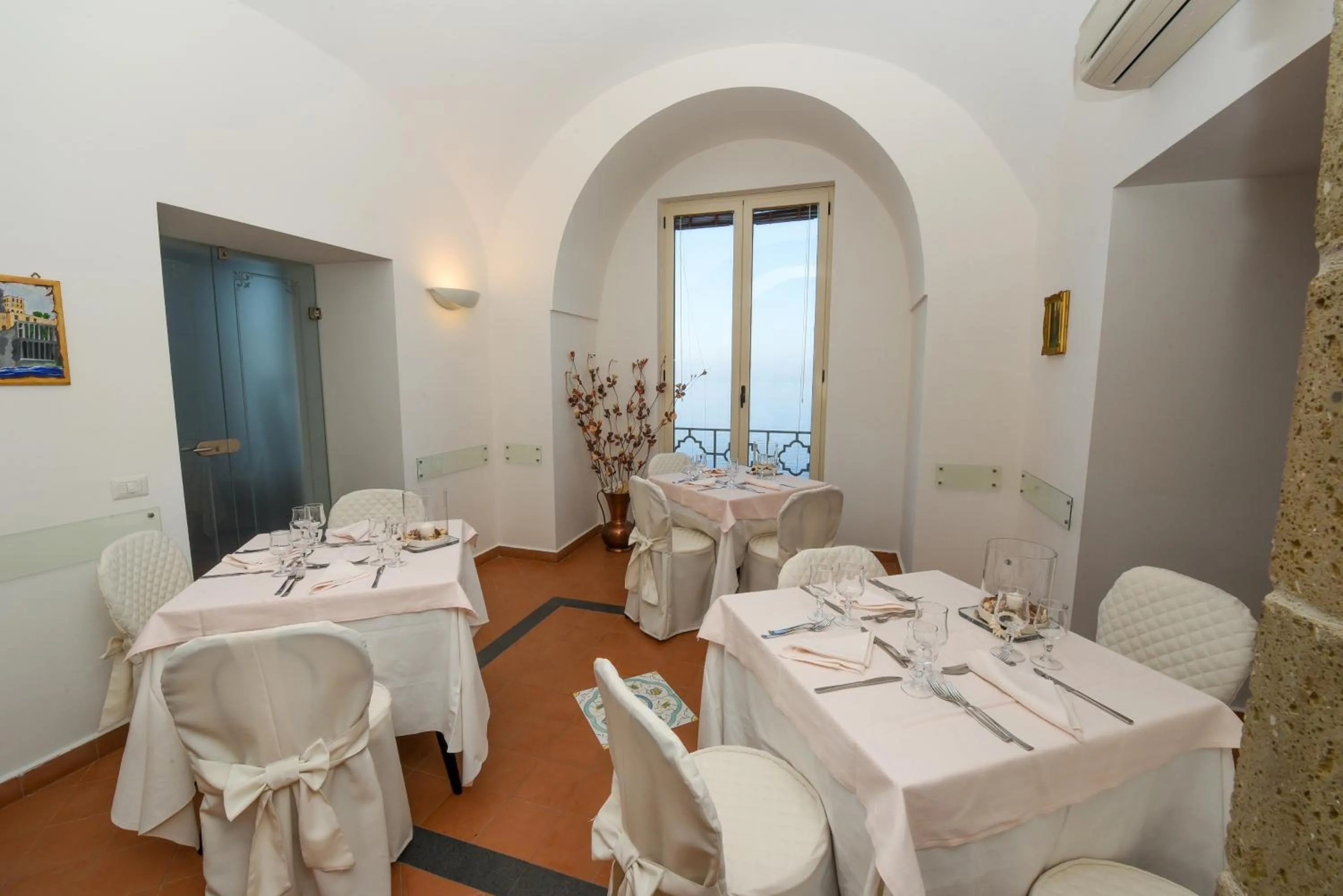 Restaurant/places to eat in Villa Crawford