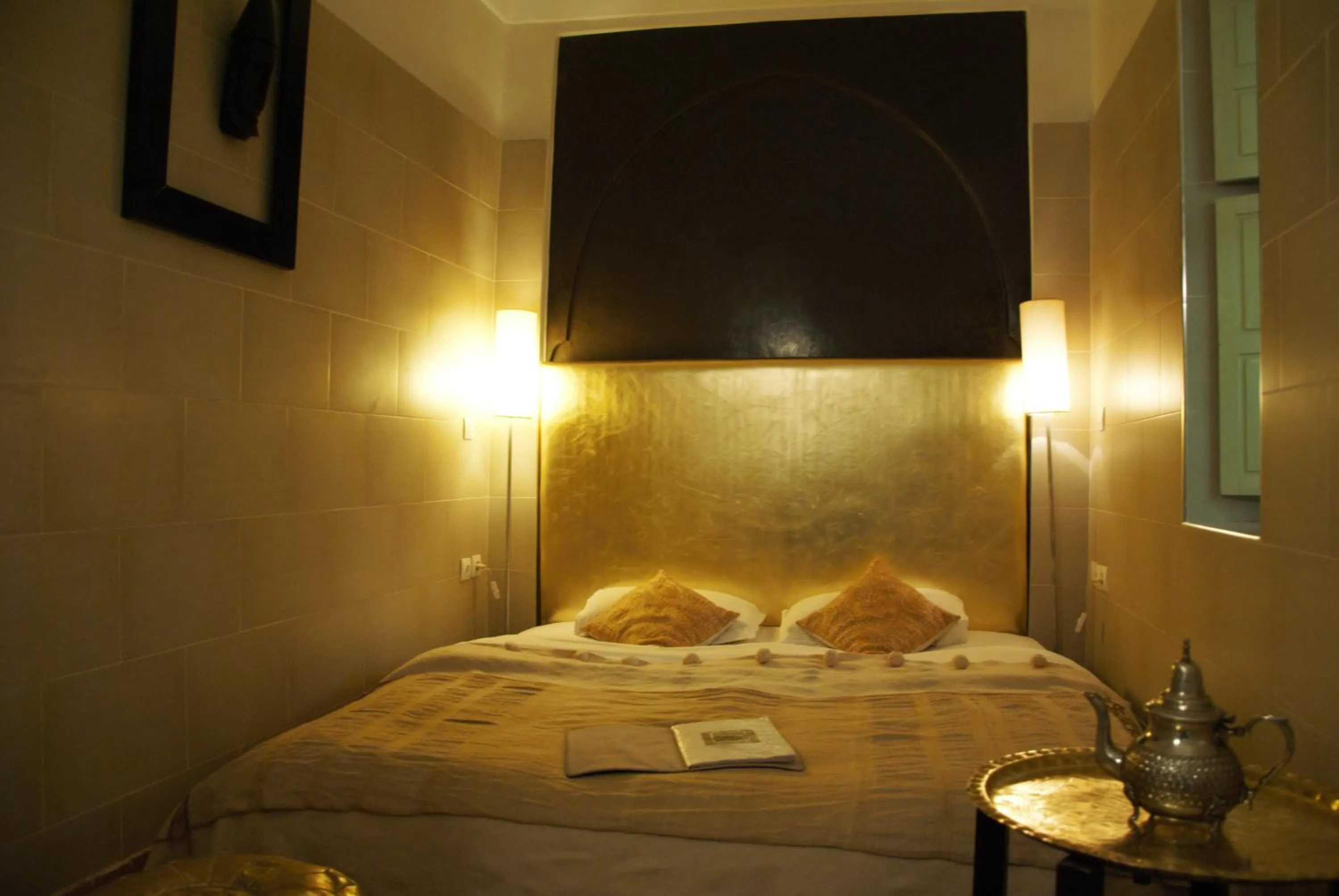 Photo of the whole room, Bed in Dar Crystal