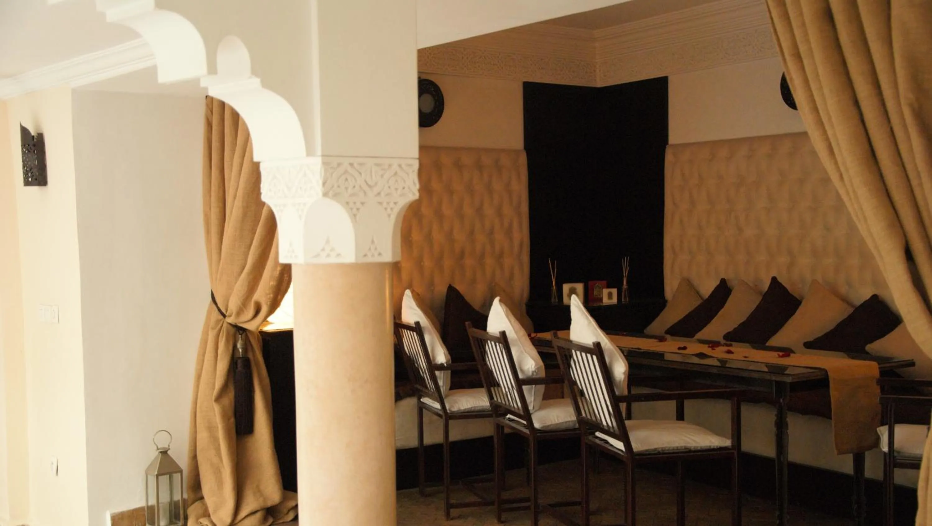 Decorative detail in Dar Crystal