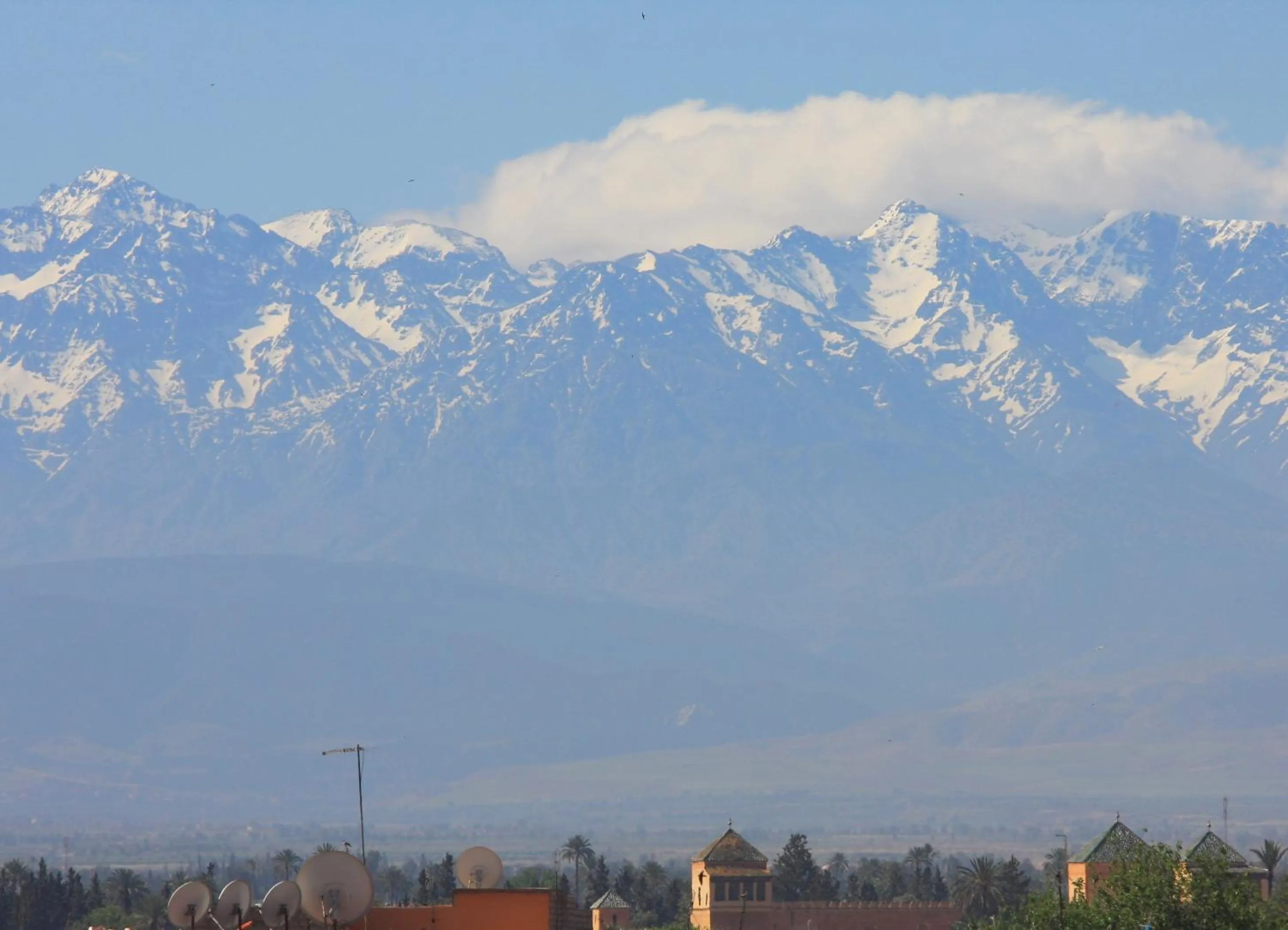 Area and facilities in Dar Crystal