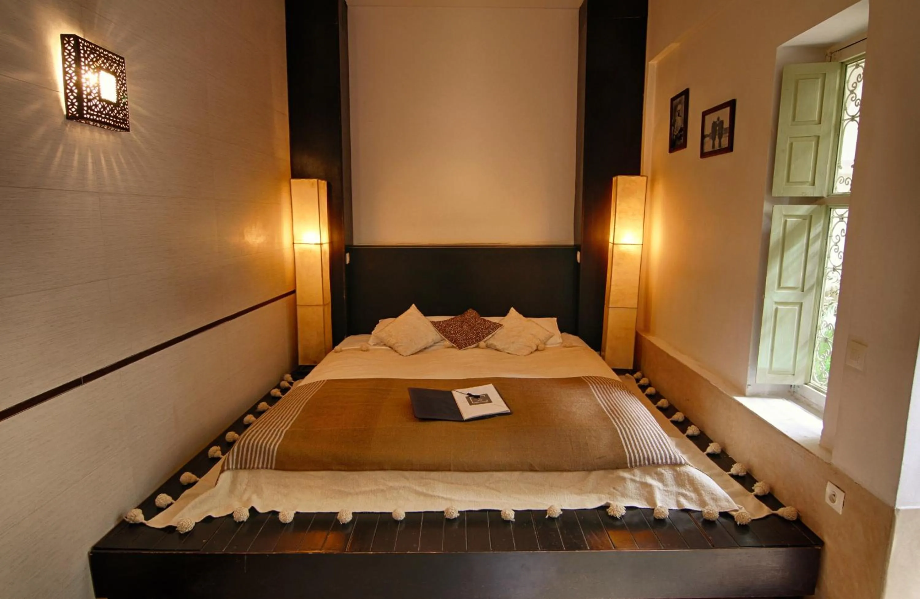 Bedroom, Bed in Dar Crystal