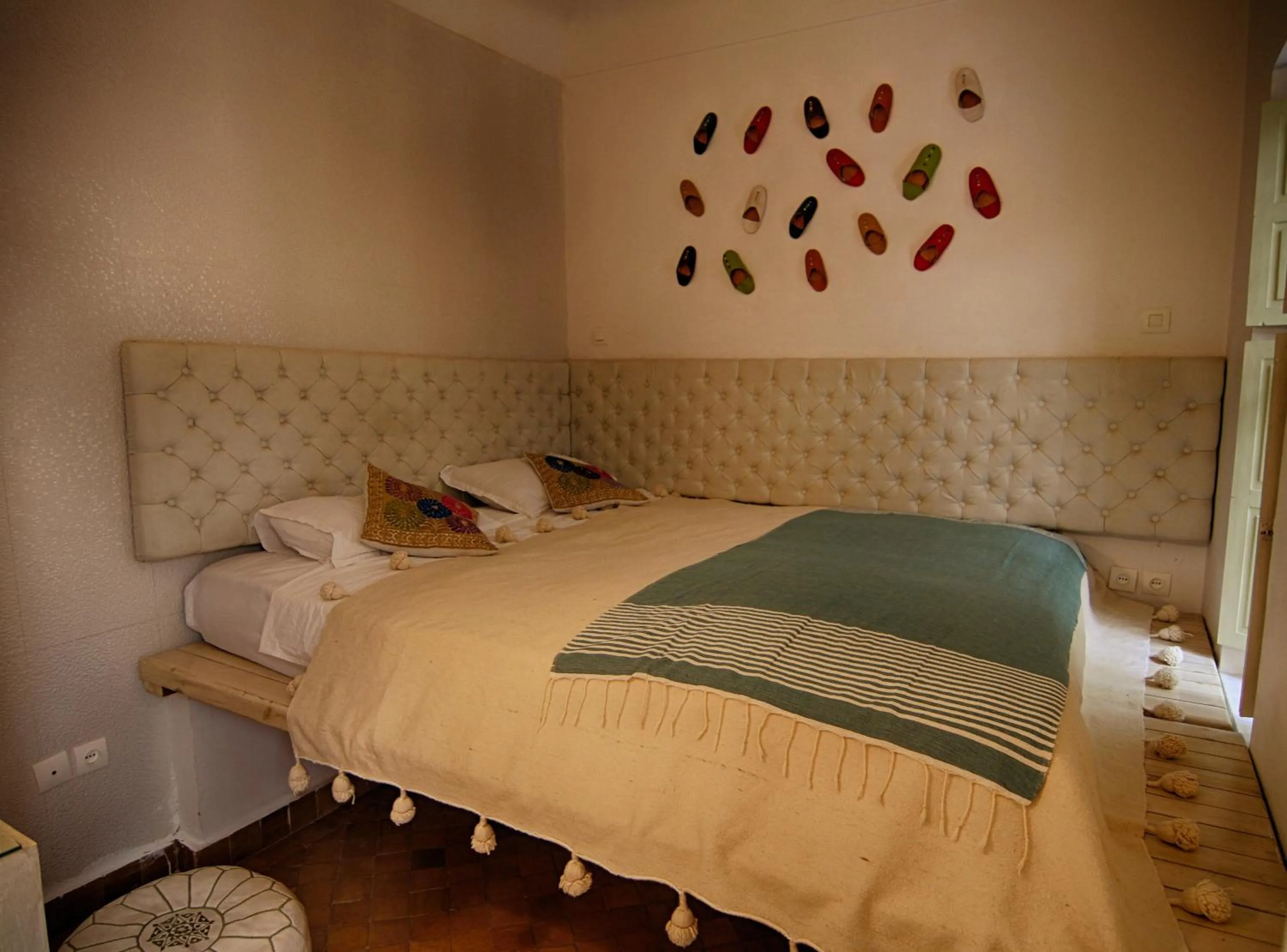 Bedroom, Bed in Dar Crystal