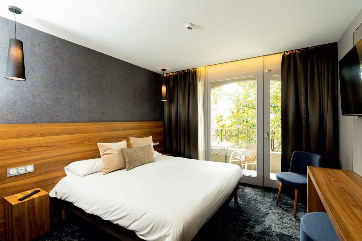 Photo of the whole room, Bed in Fac & Spera -Hôtel & Spa