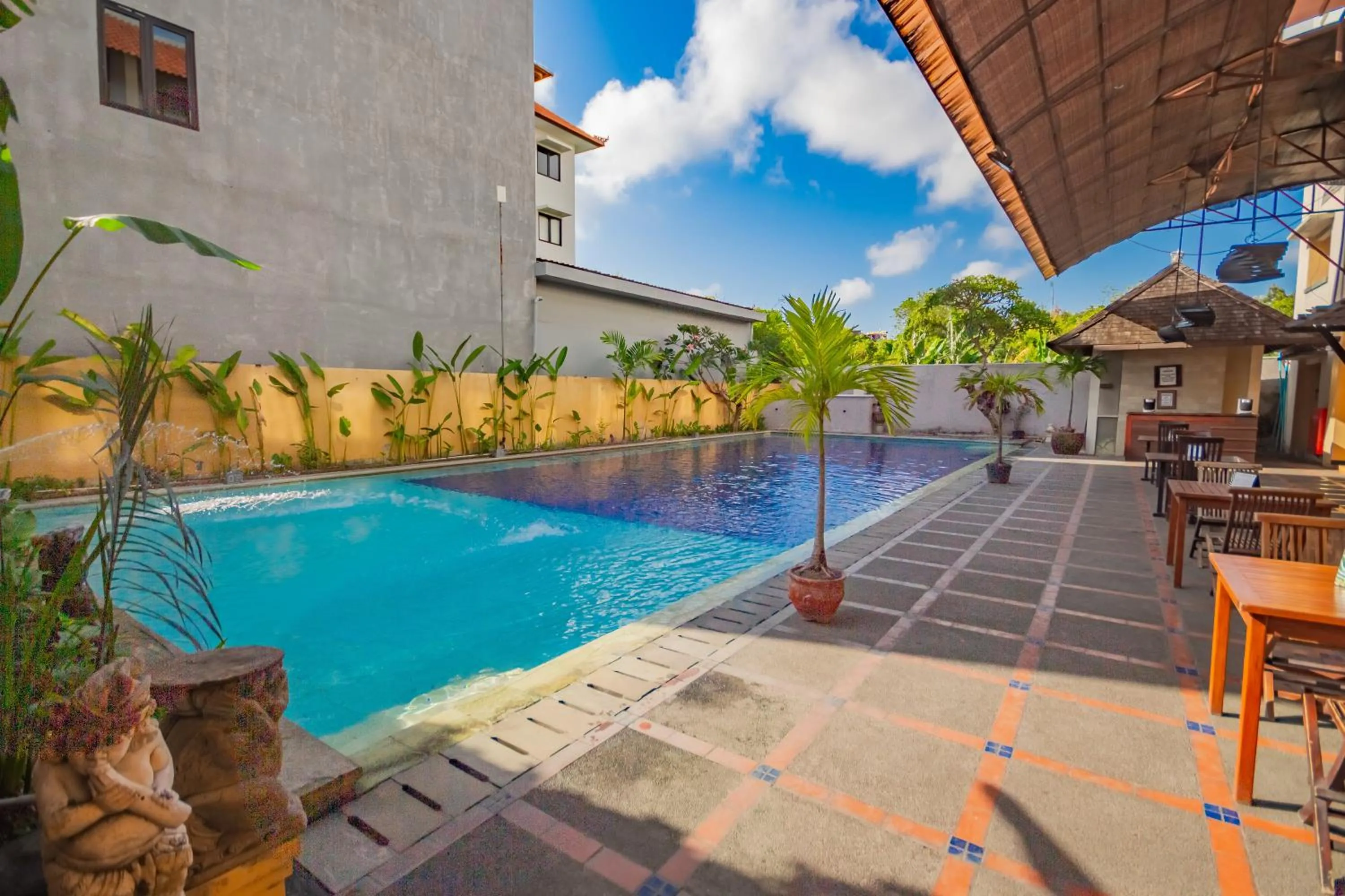 Swimming pool in Grand Santhi Hotel