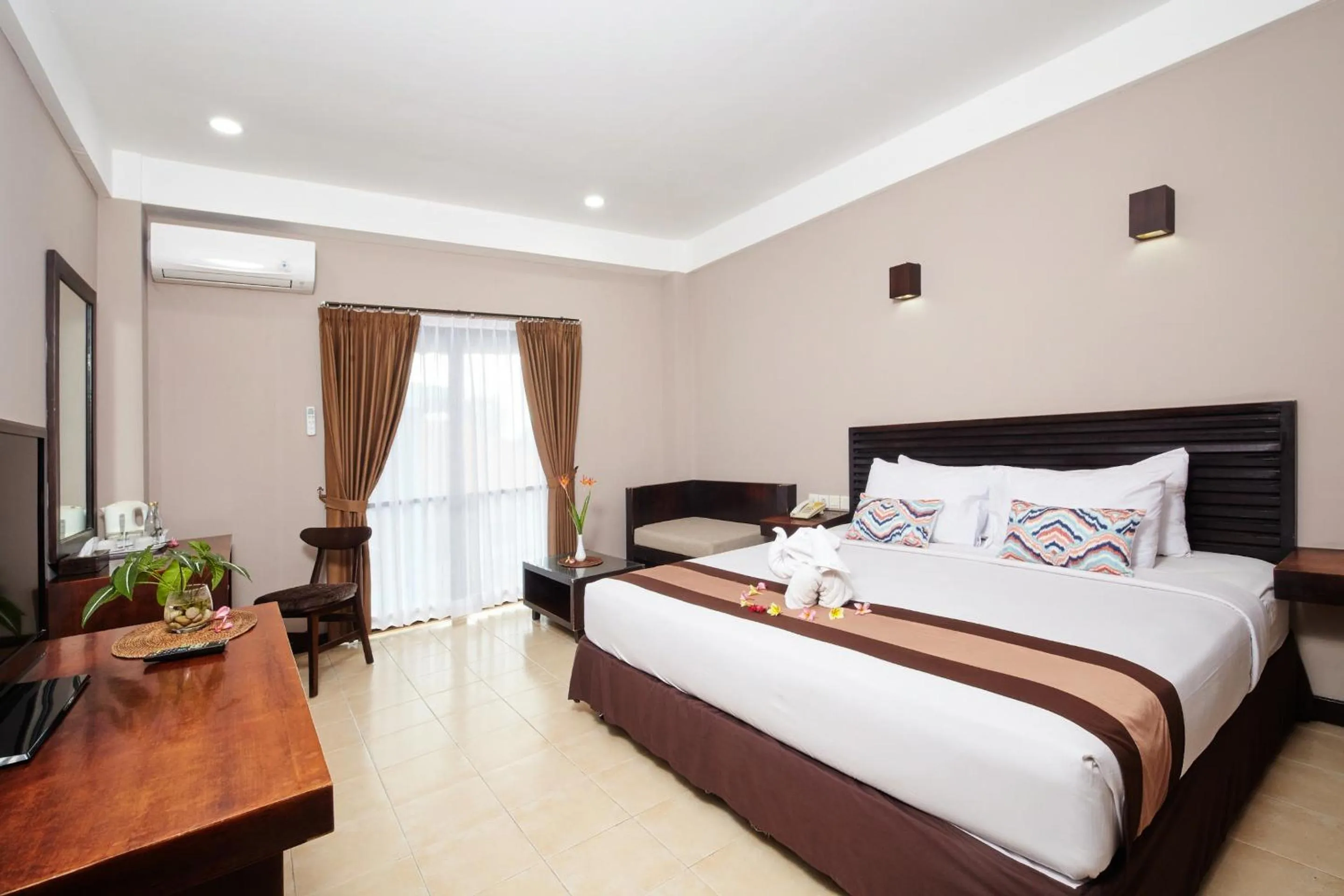 Bedroom, Bed in Grand Santhi Hotel