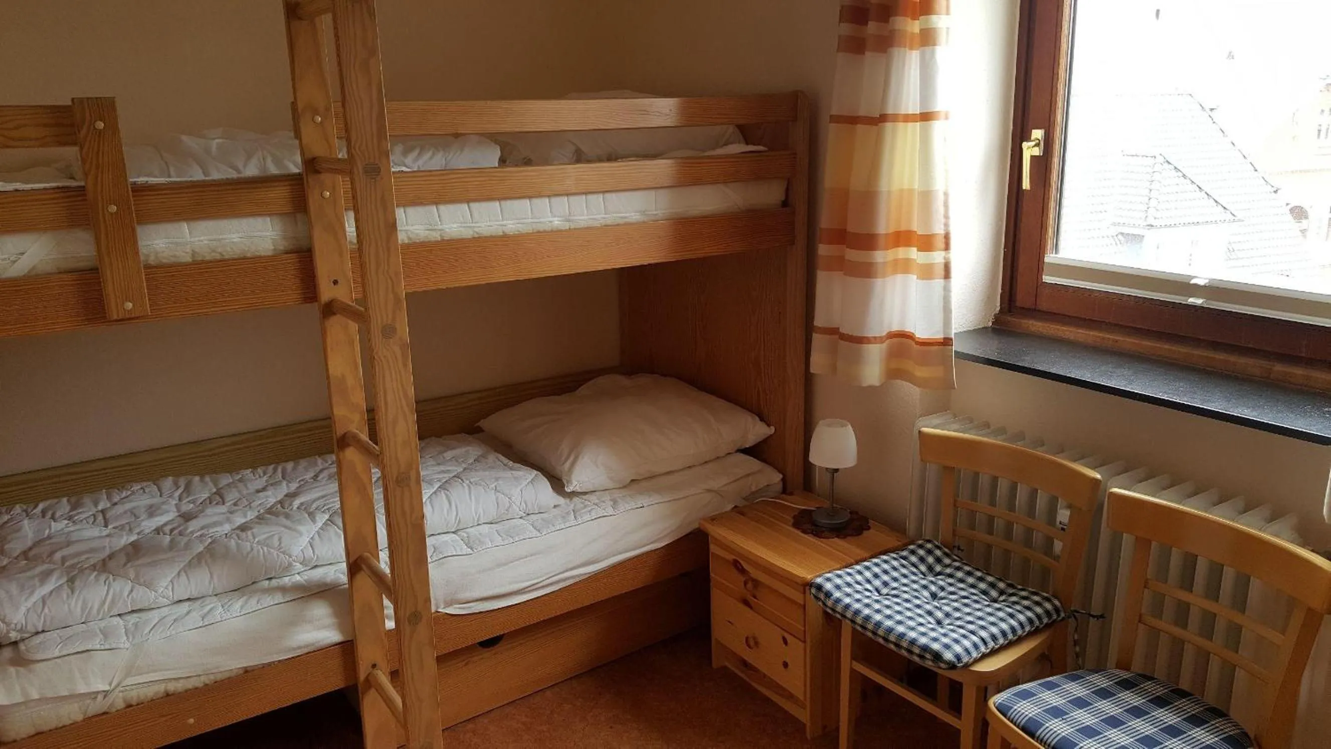 Bed in Wohnung-Westerlandblick