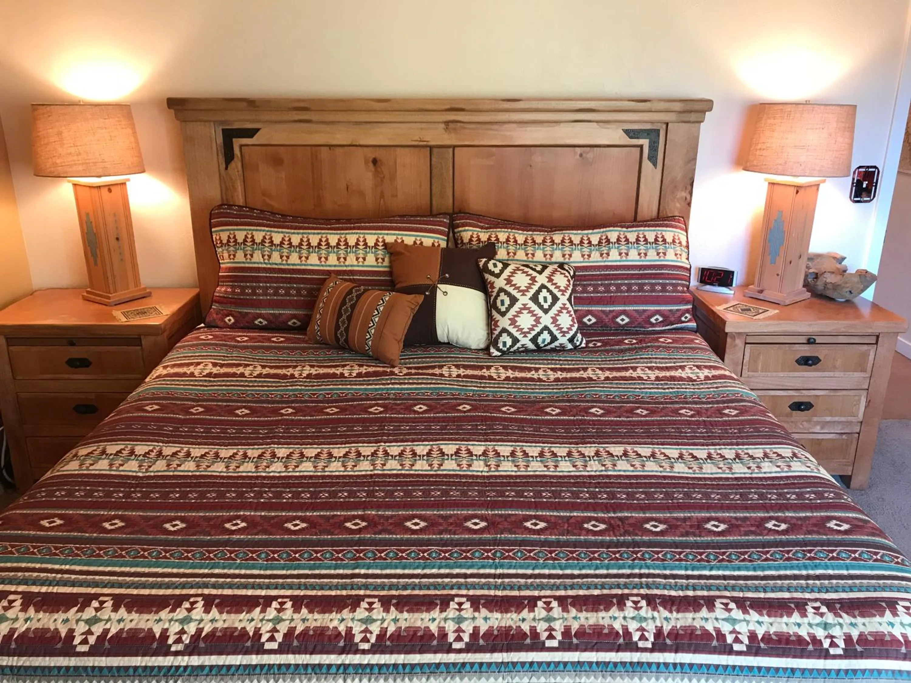 Bedroom, Bed in Oleander Place