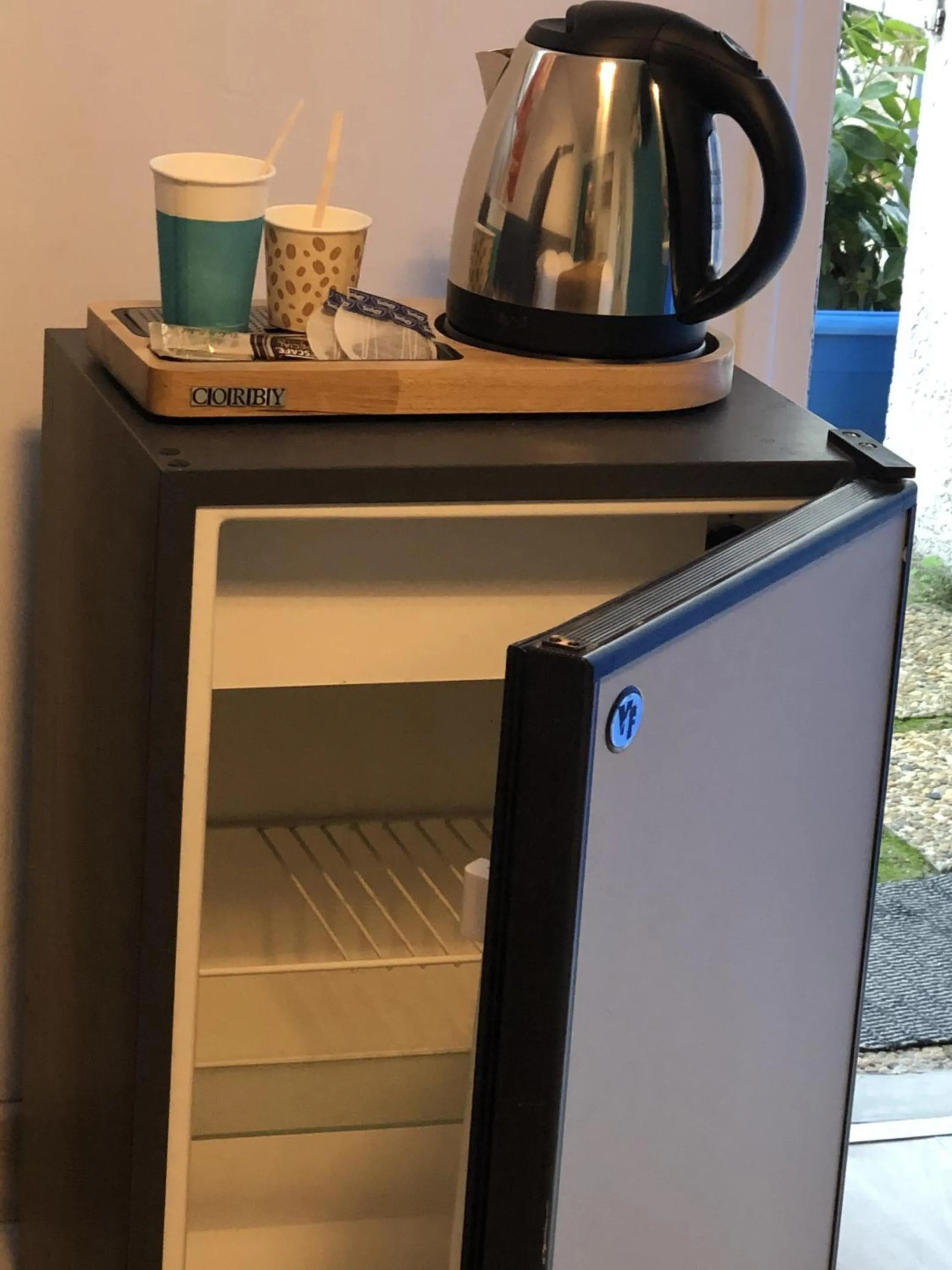 Bedroom in Hotel Des 4 Vents "Esprit Camargue" Parking Privé securisé