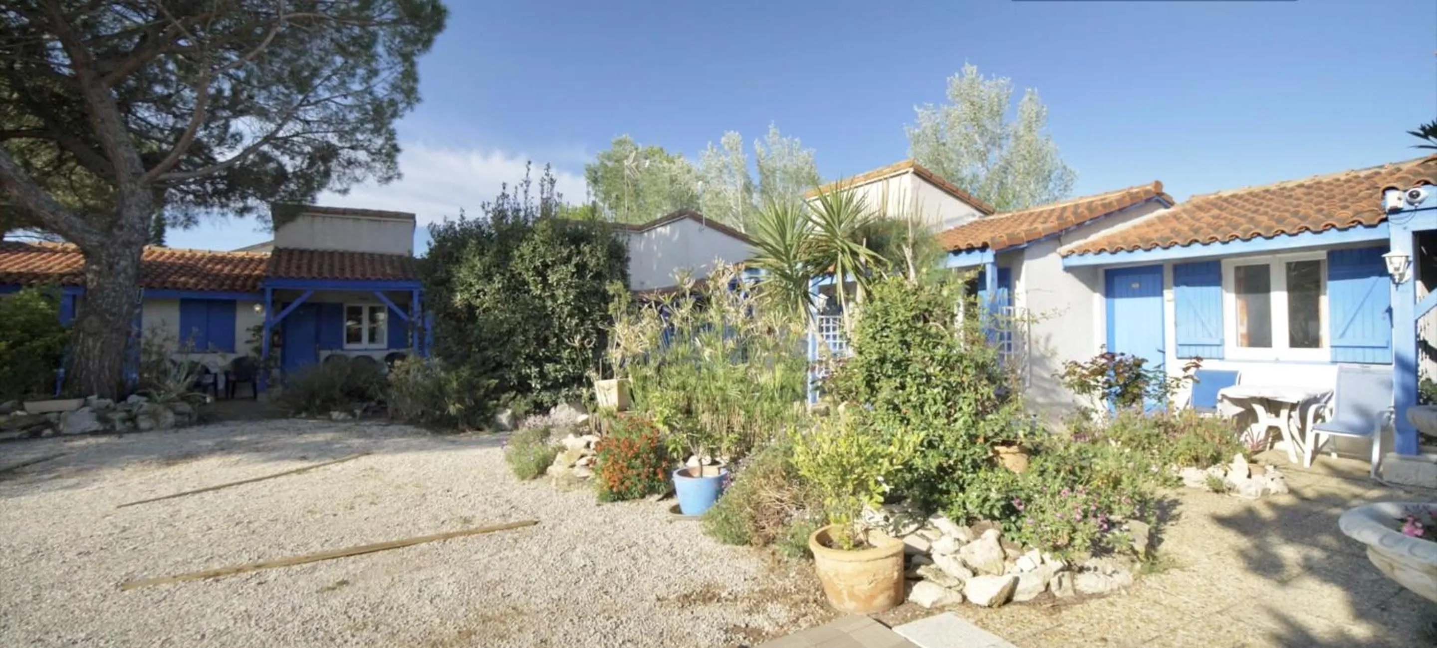 Neighbourhood in Hotel Des 4 Vents "Esprit Camargue" Parking Privé securisé