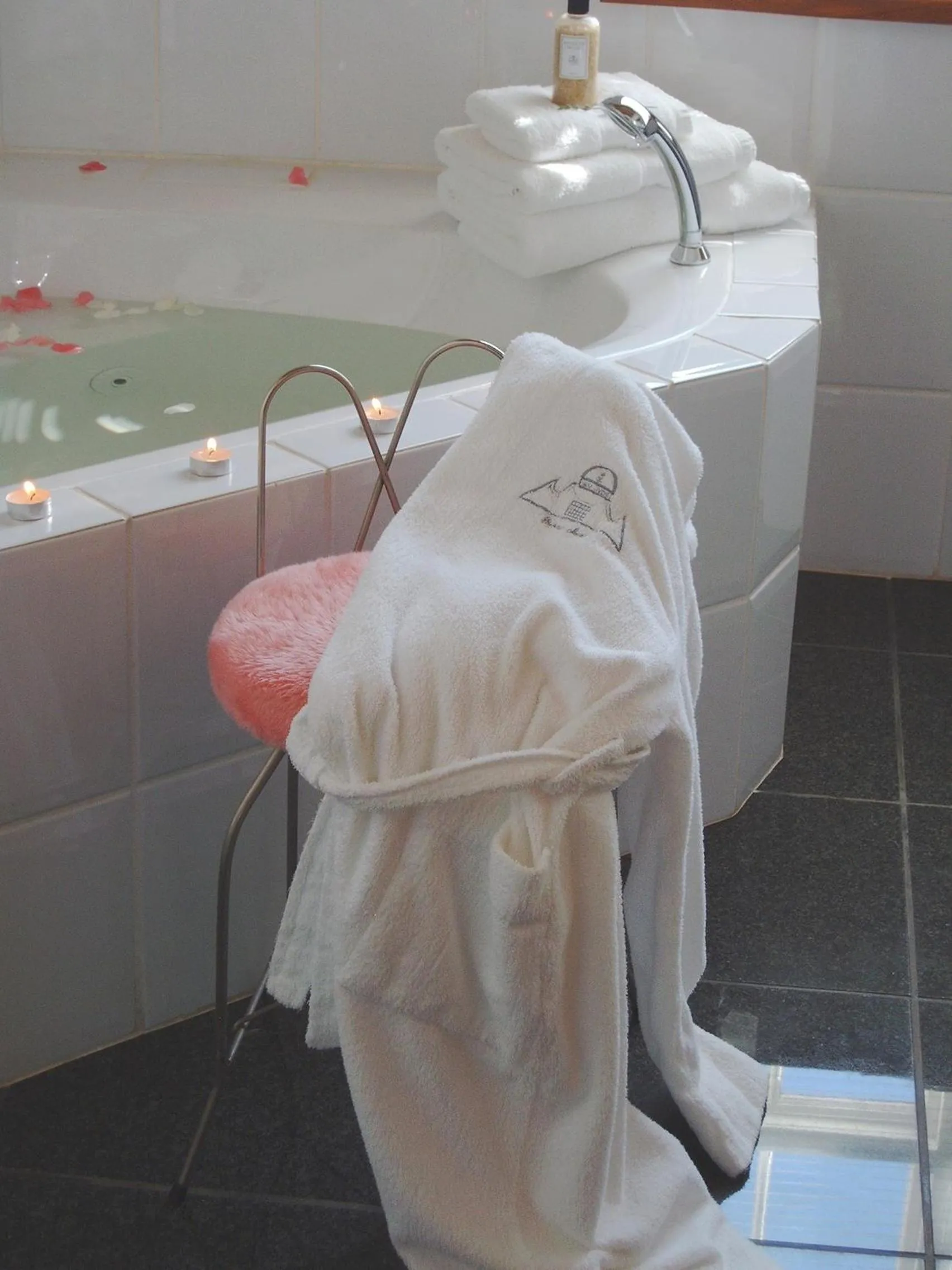 Bathroom in Rothman Manor