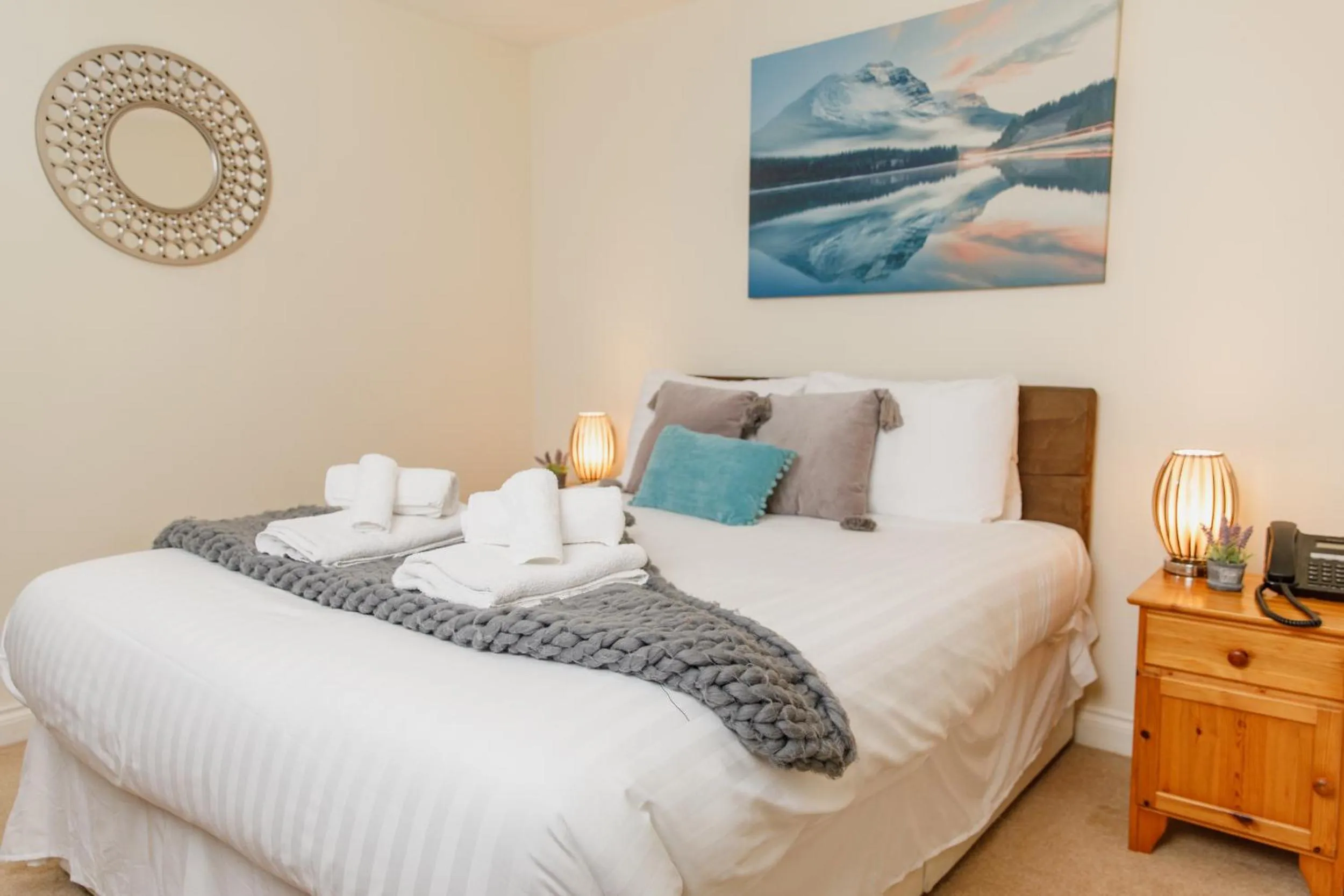 Bed in The Dewdrop Inn