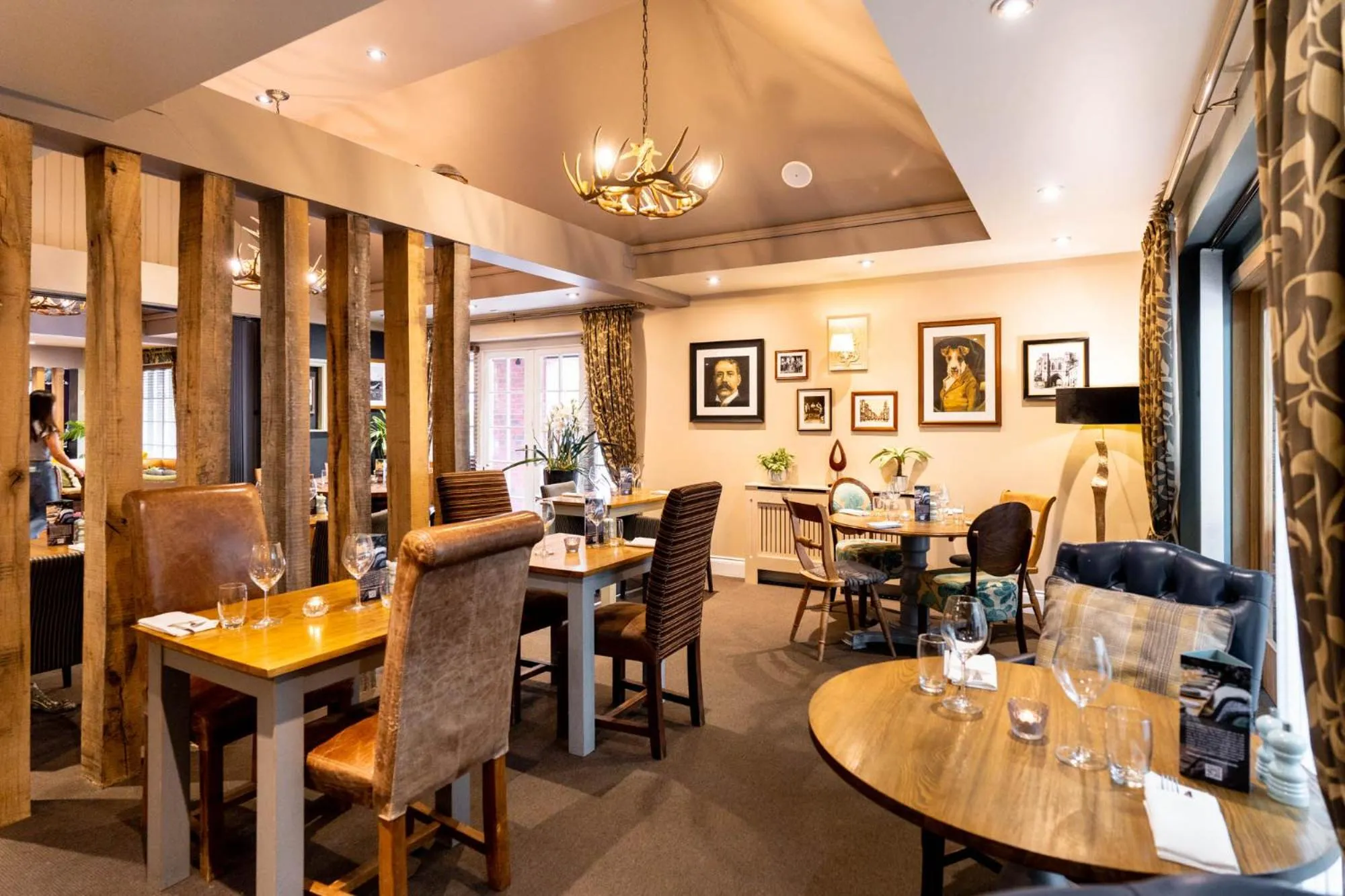 Restaurant/places to eat in The Dewdrop Inn