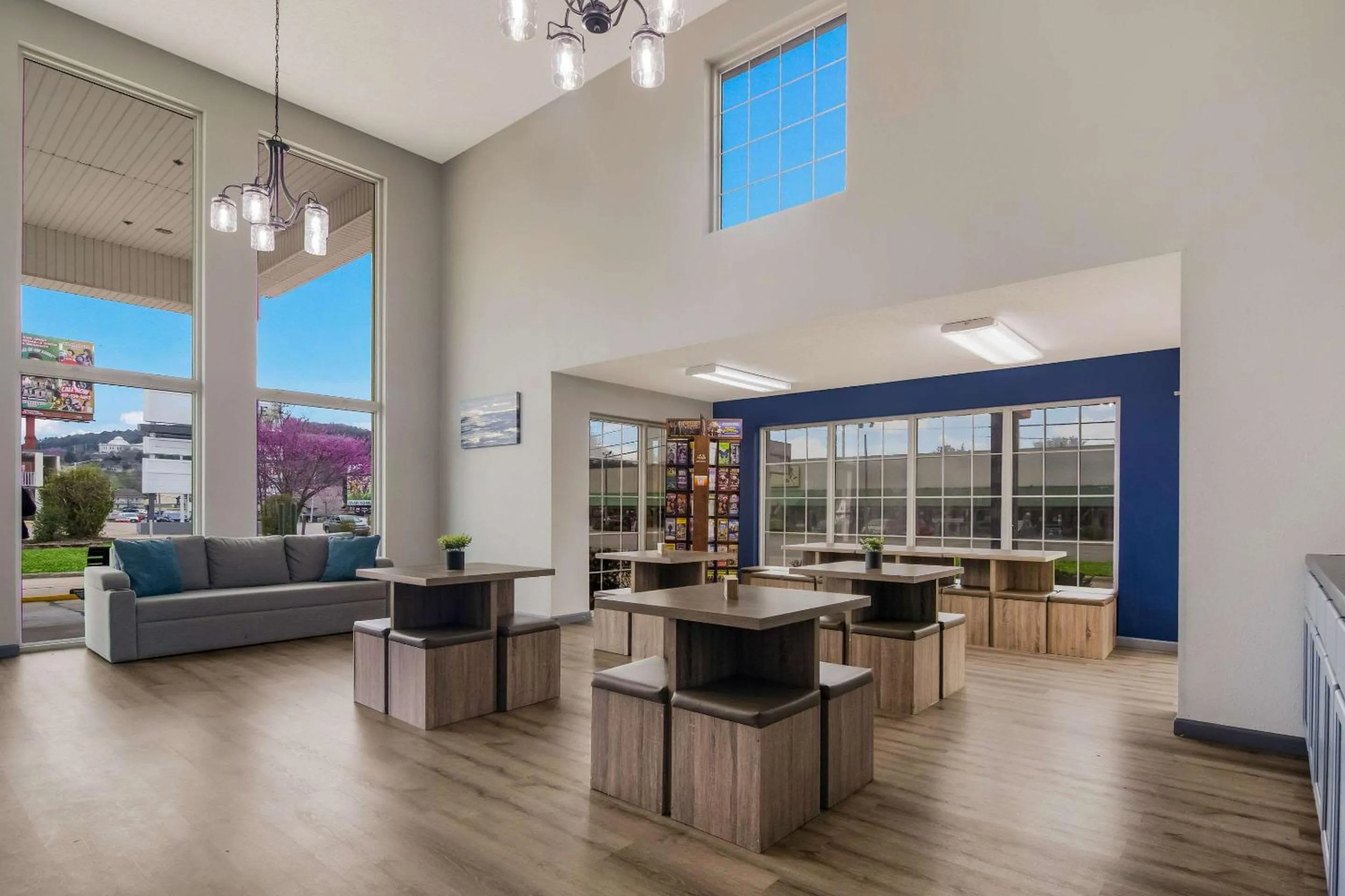 Seating area in Econo Lodge Branson Theater District