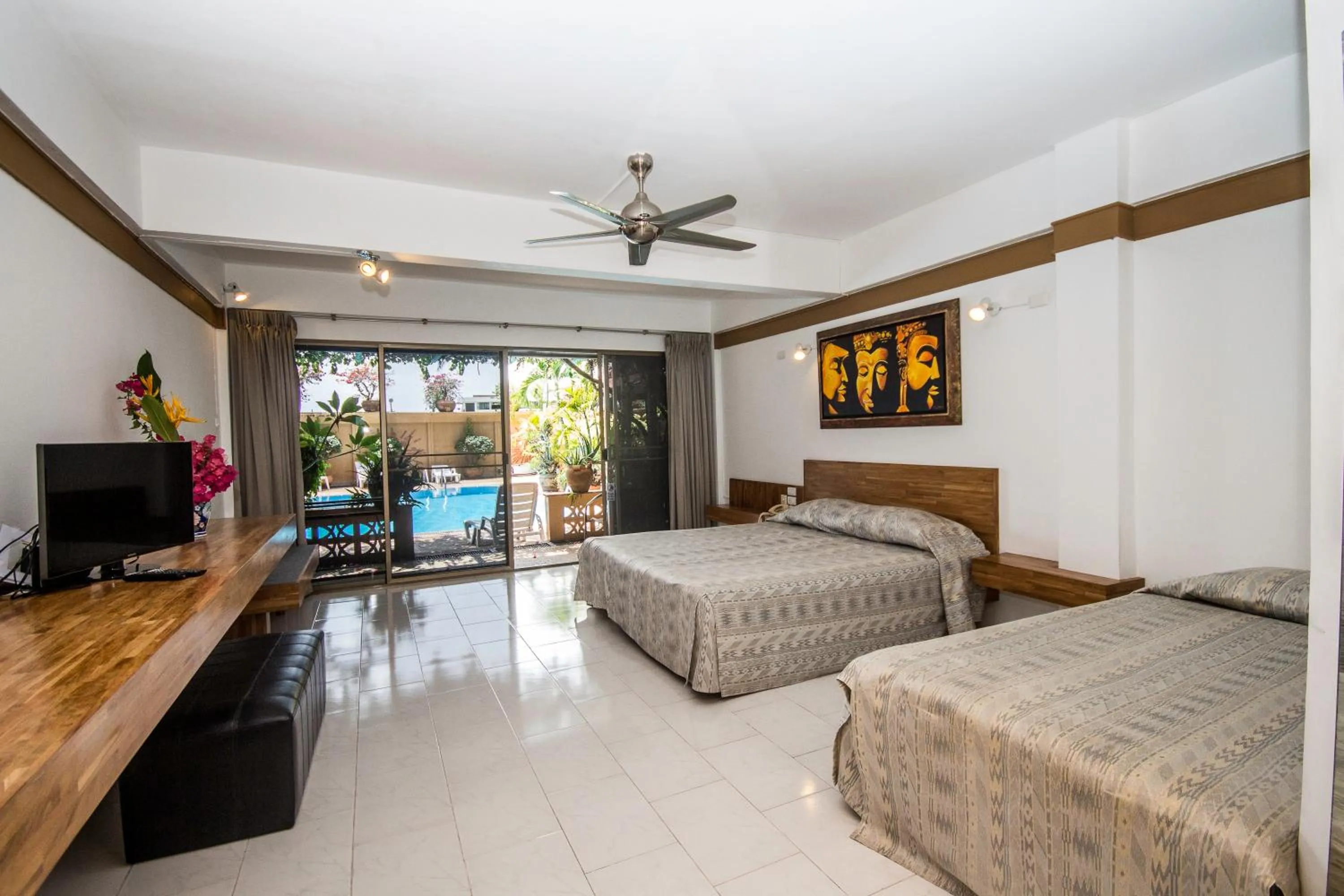 Bed in Bougainvillea Terrace House