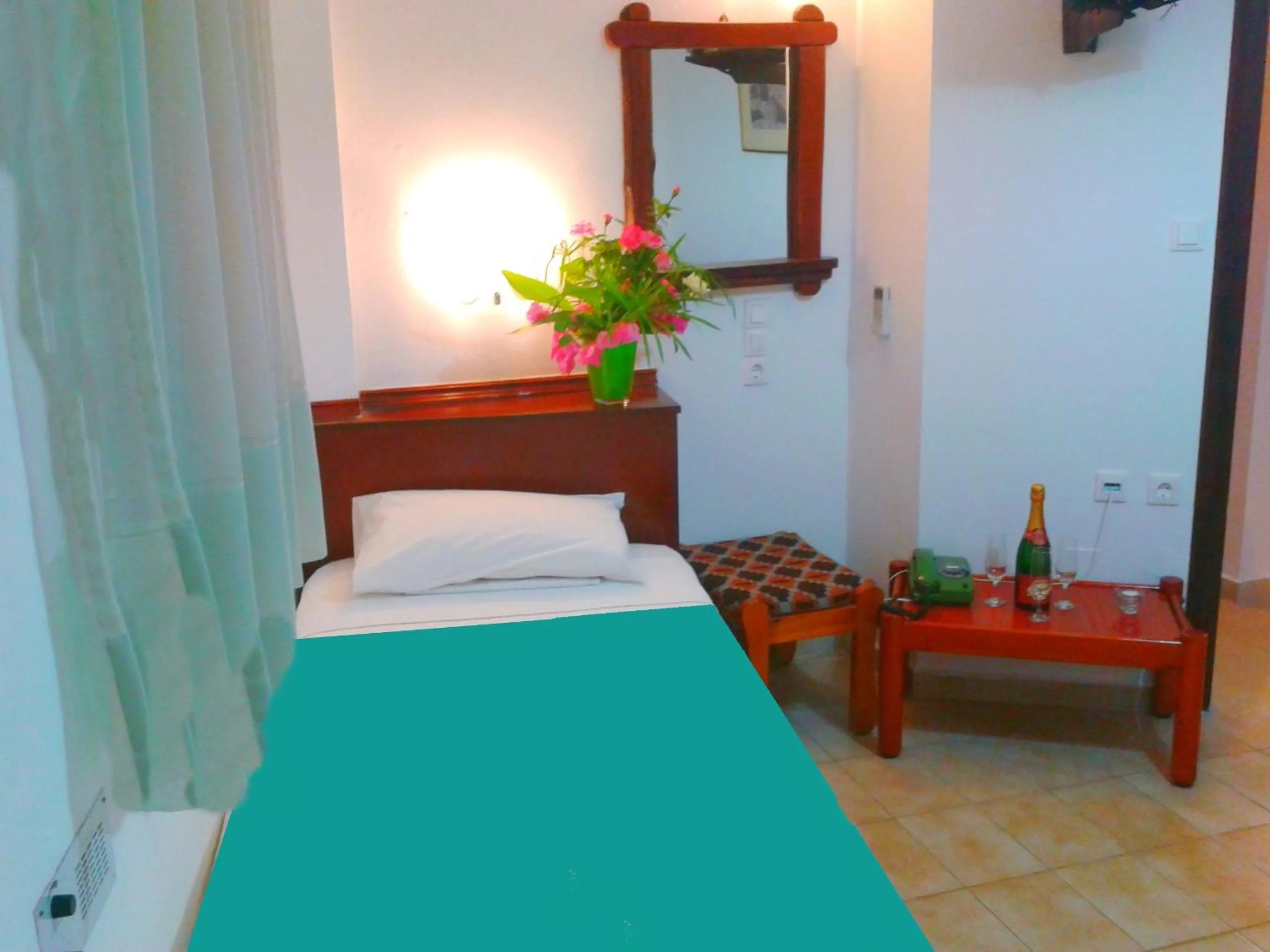 Bedroom, Bed in Kastro Studios Apartments