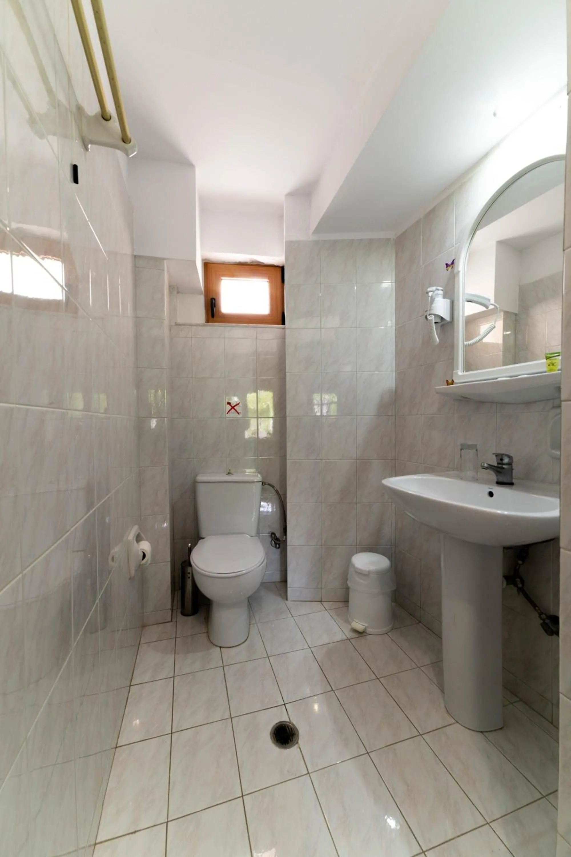 Bathroom in Kastro Studios Apartments