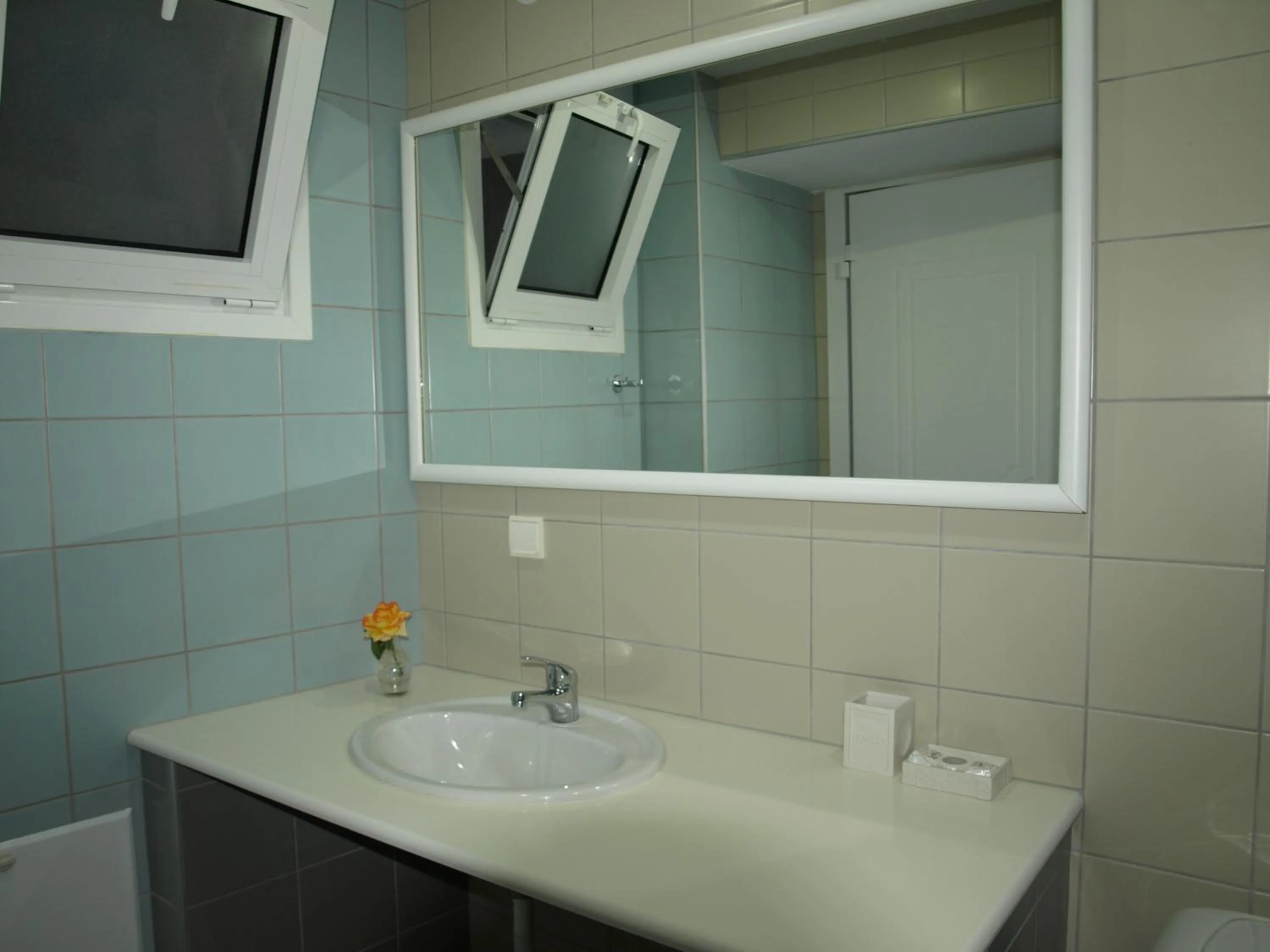 Bathroom in Kastro Studios Apartments
