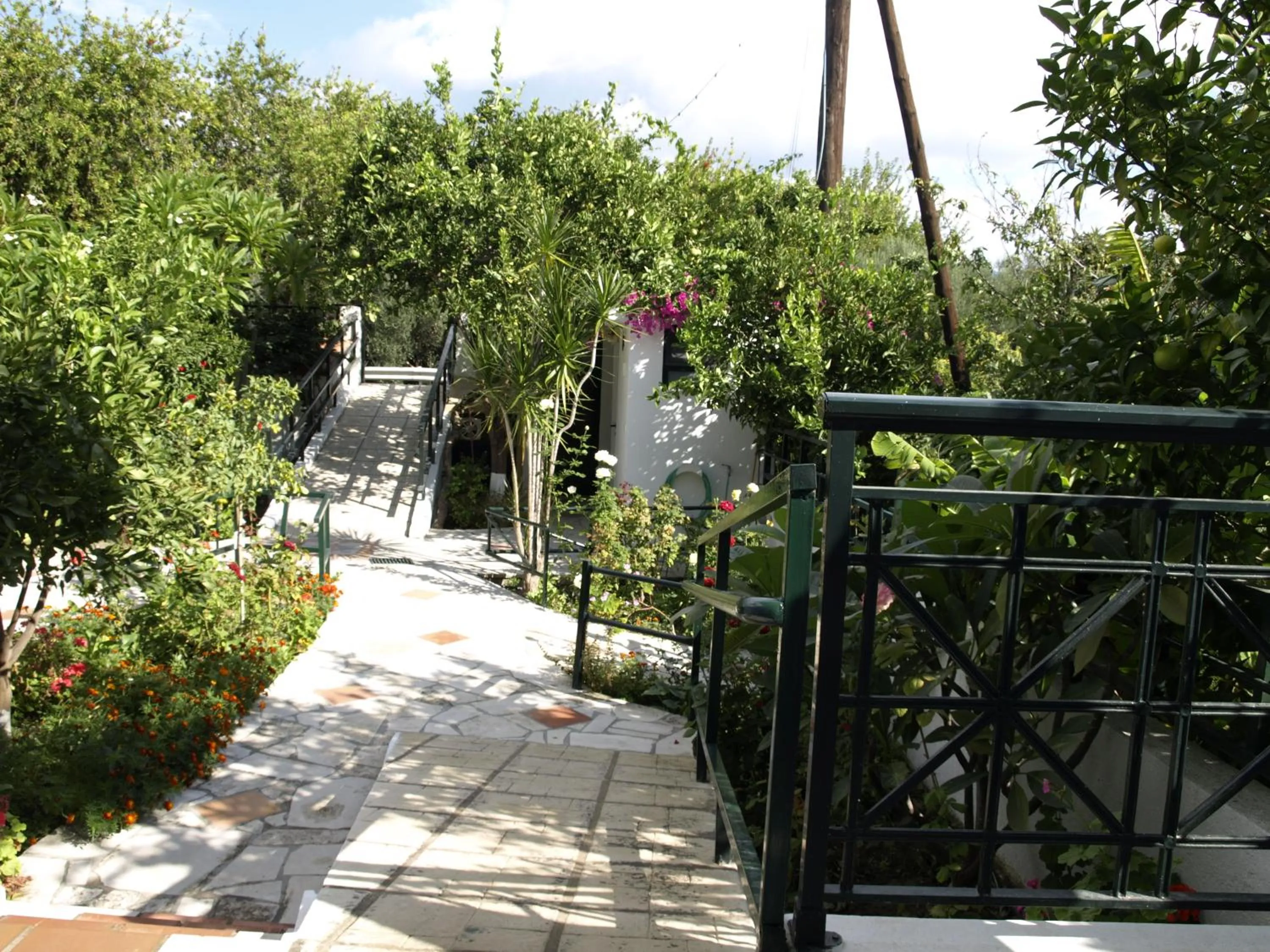 Area and facilities in Kastro Studios Apartments